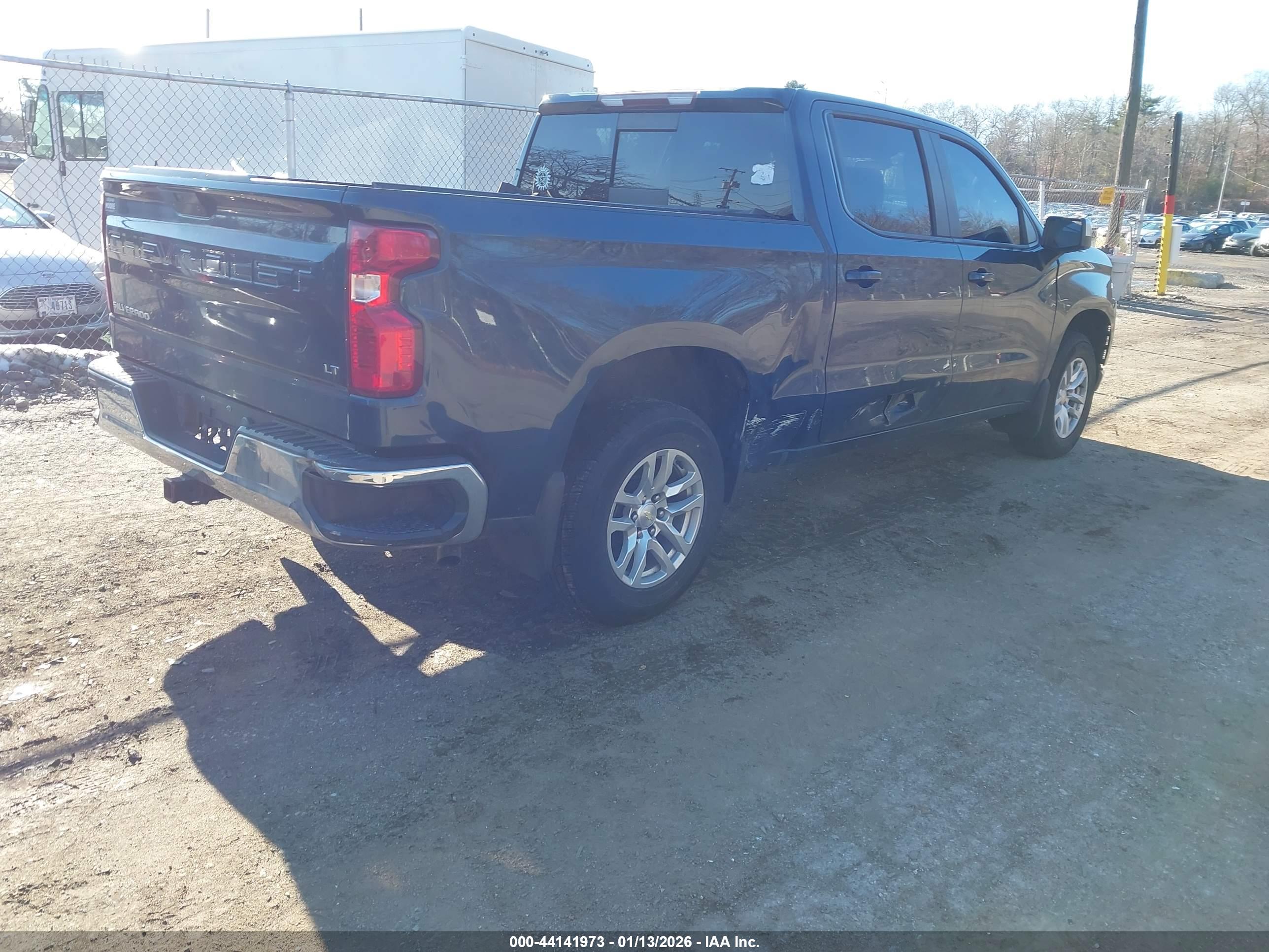 CHEVROLET SILVERADO image 4