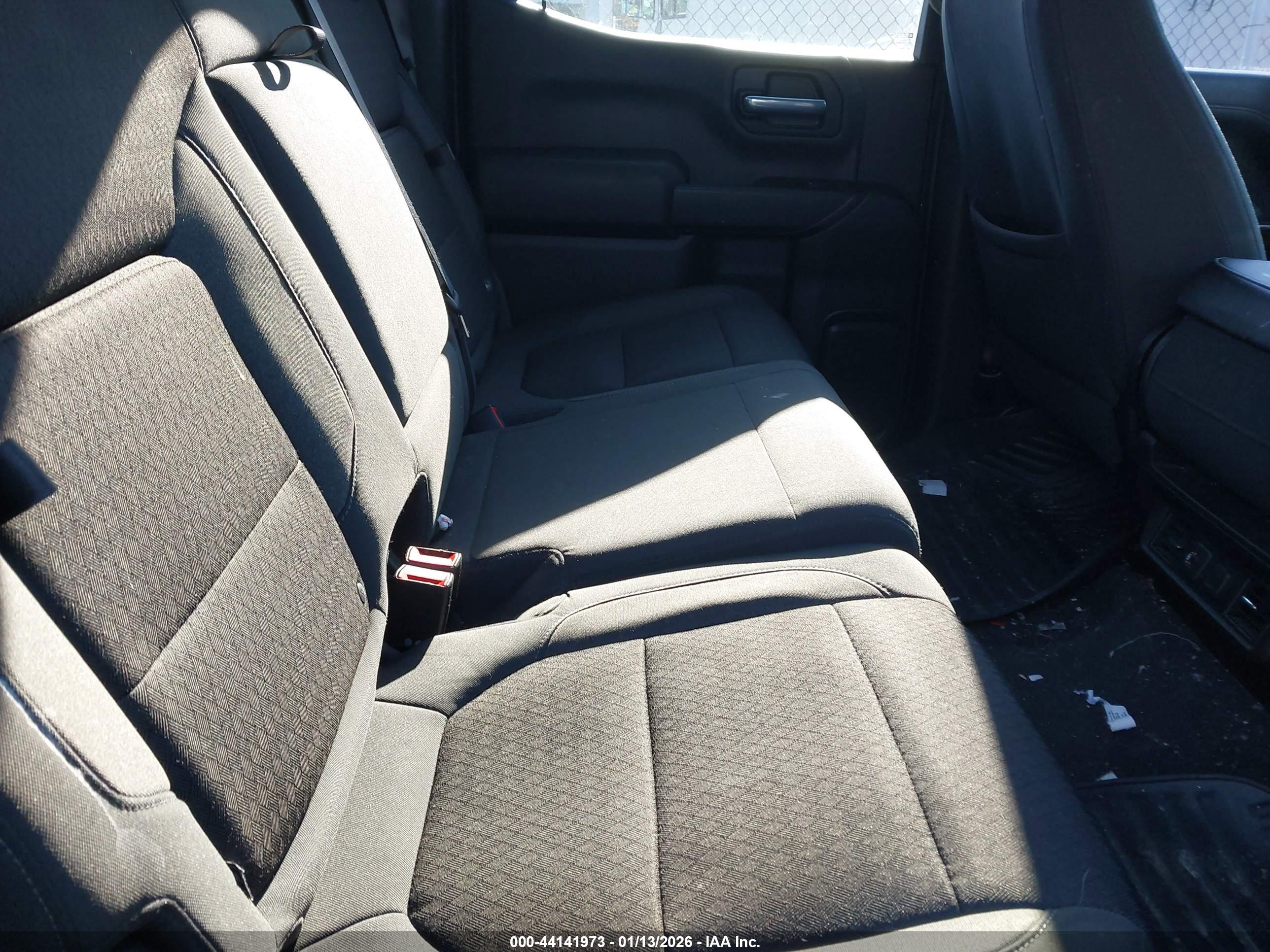 CHEVROLET SILVERADO image 8