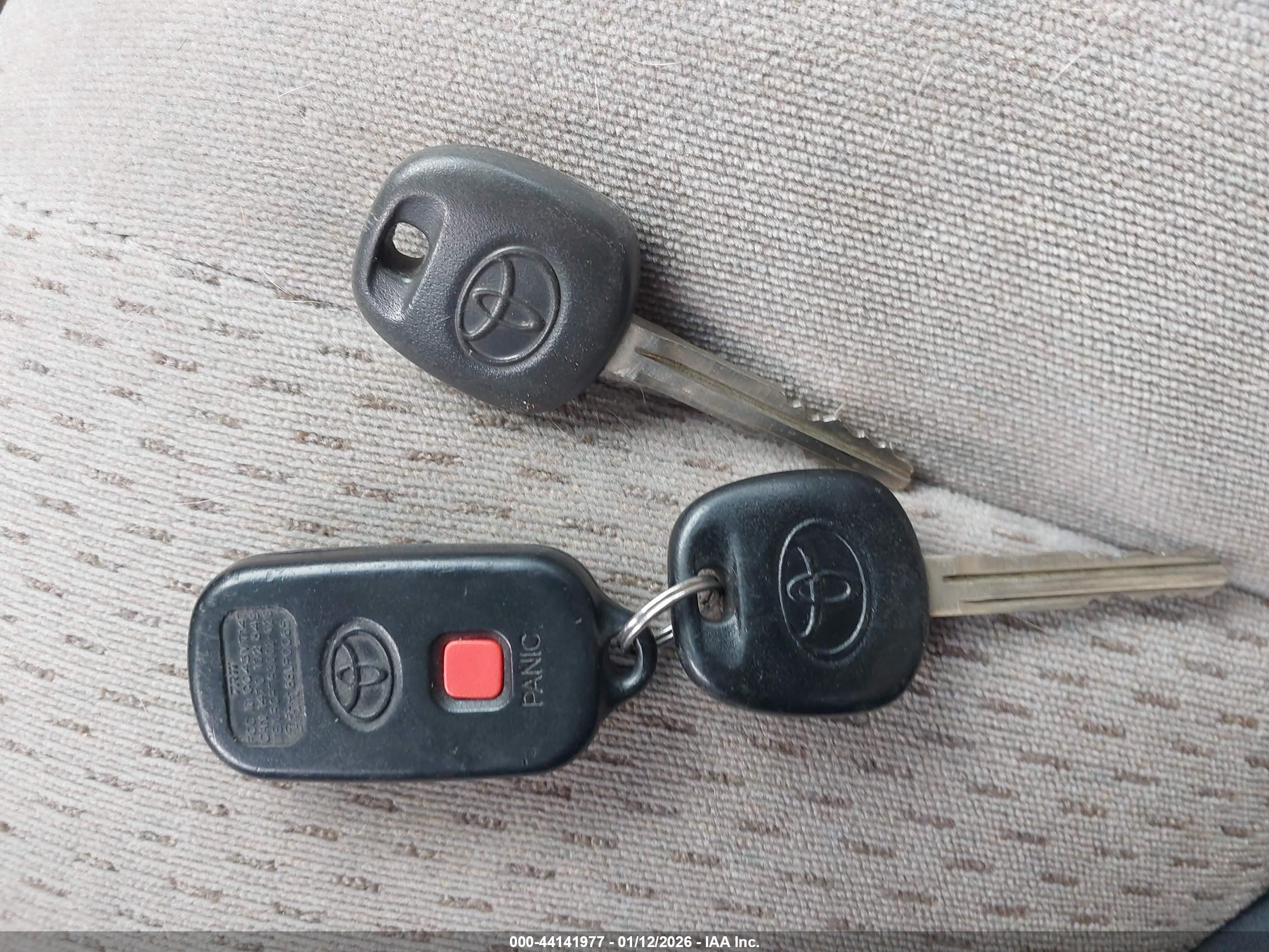 TOYOTA CAMRY image 11