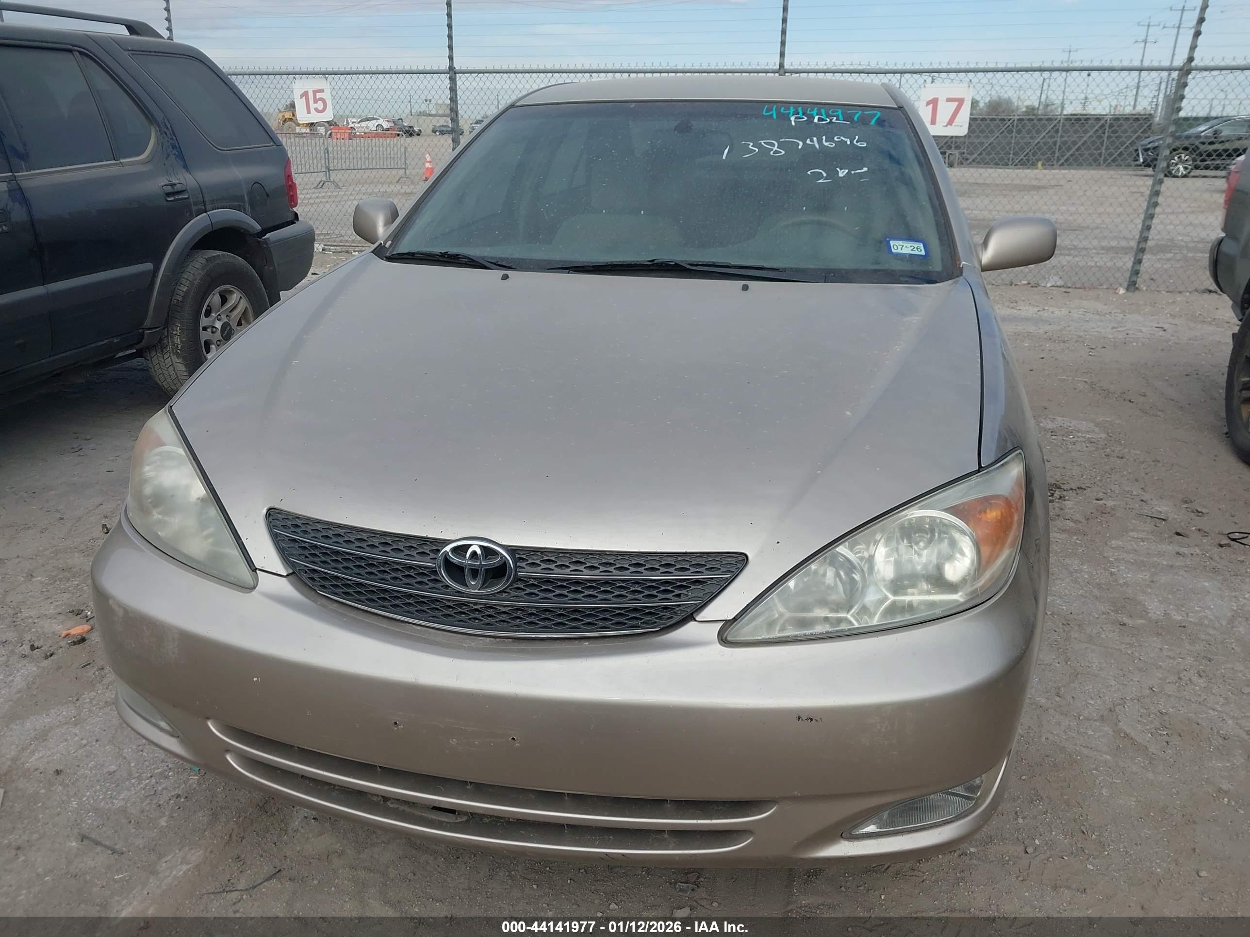 TOYOTA CAMRY image 6