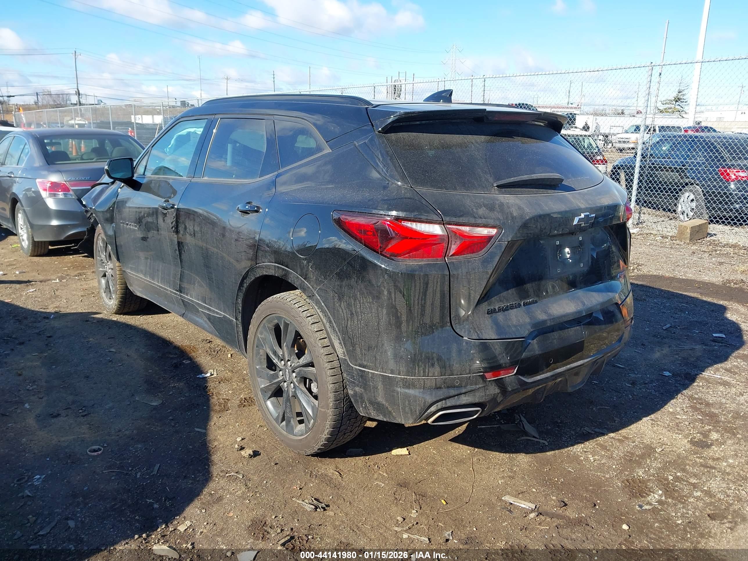 CHEVROLET BLAZER image 3