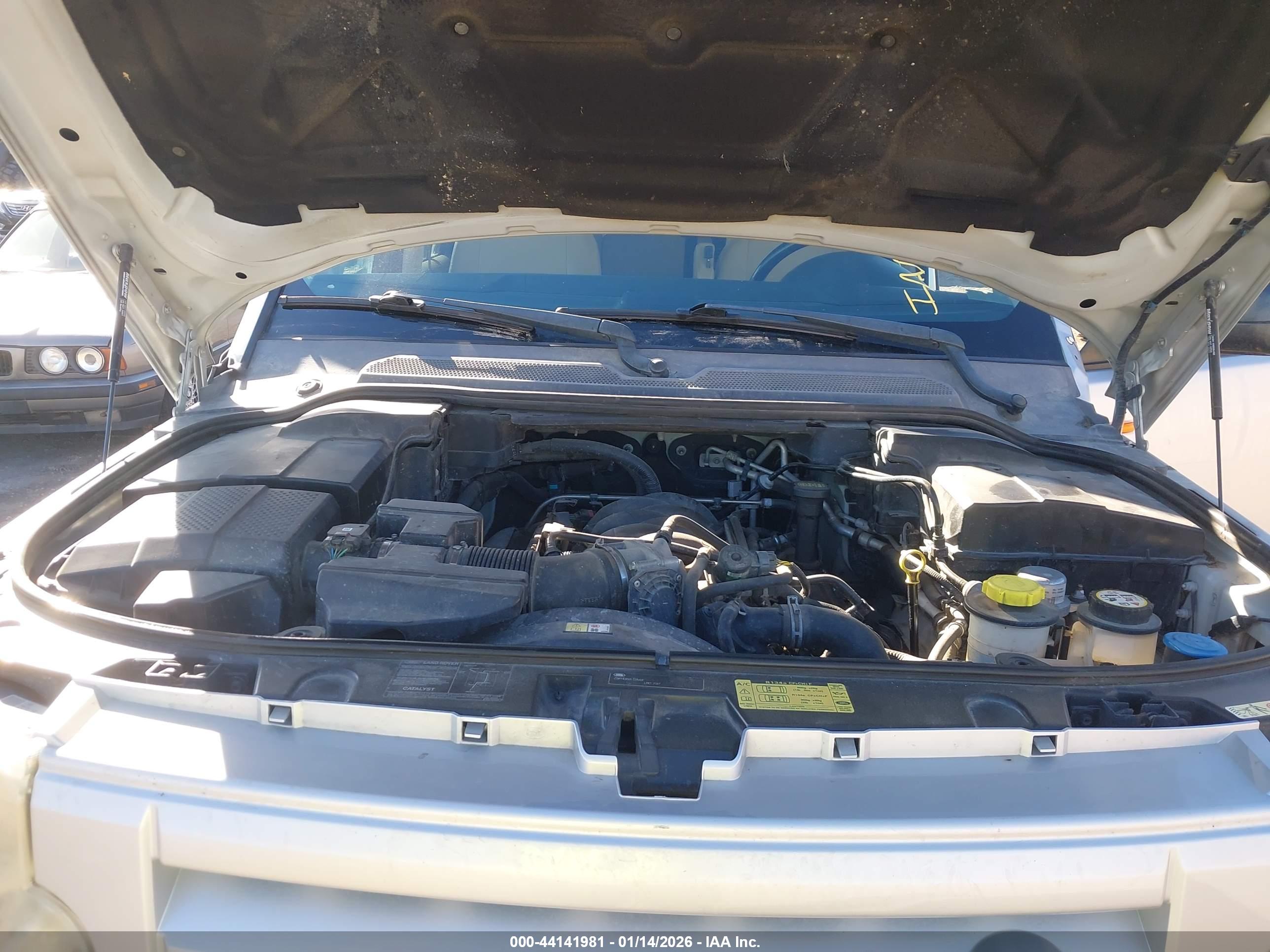 LAND ROVER image 10