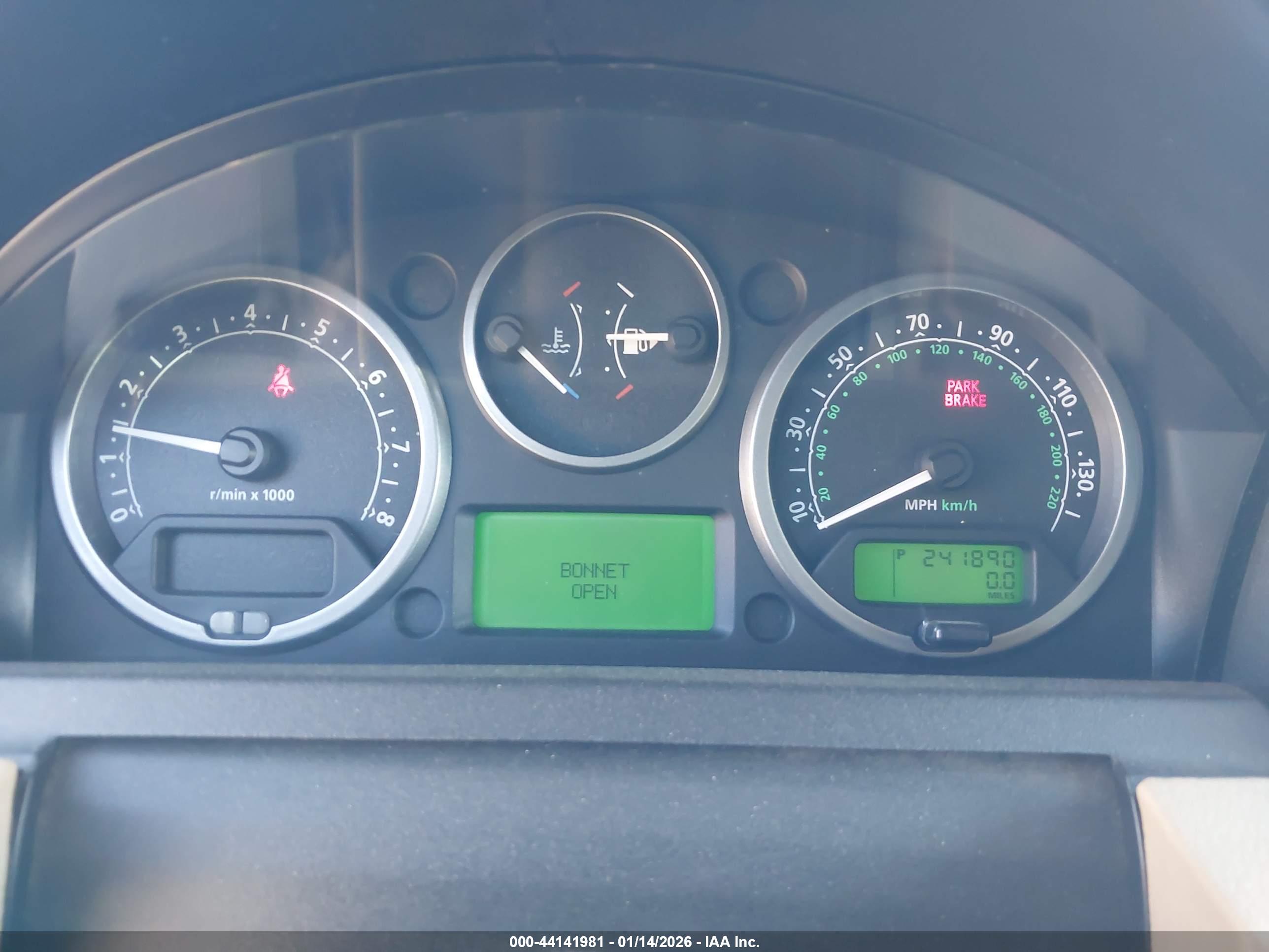 LAND ROVER image 7