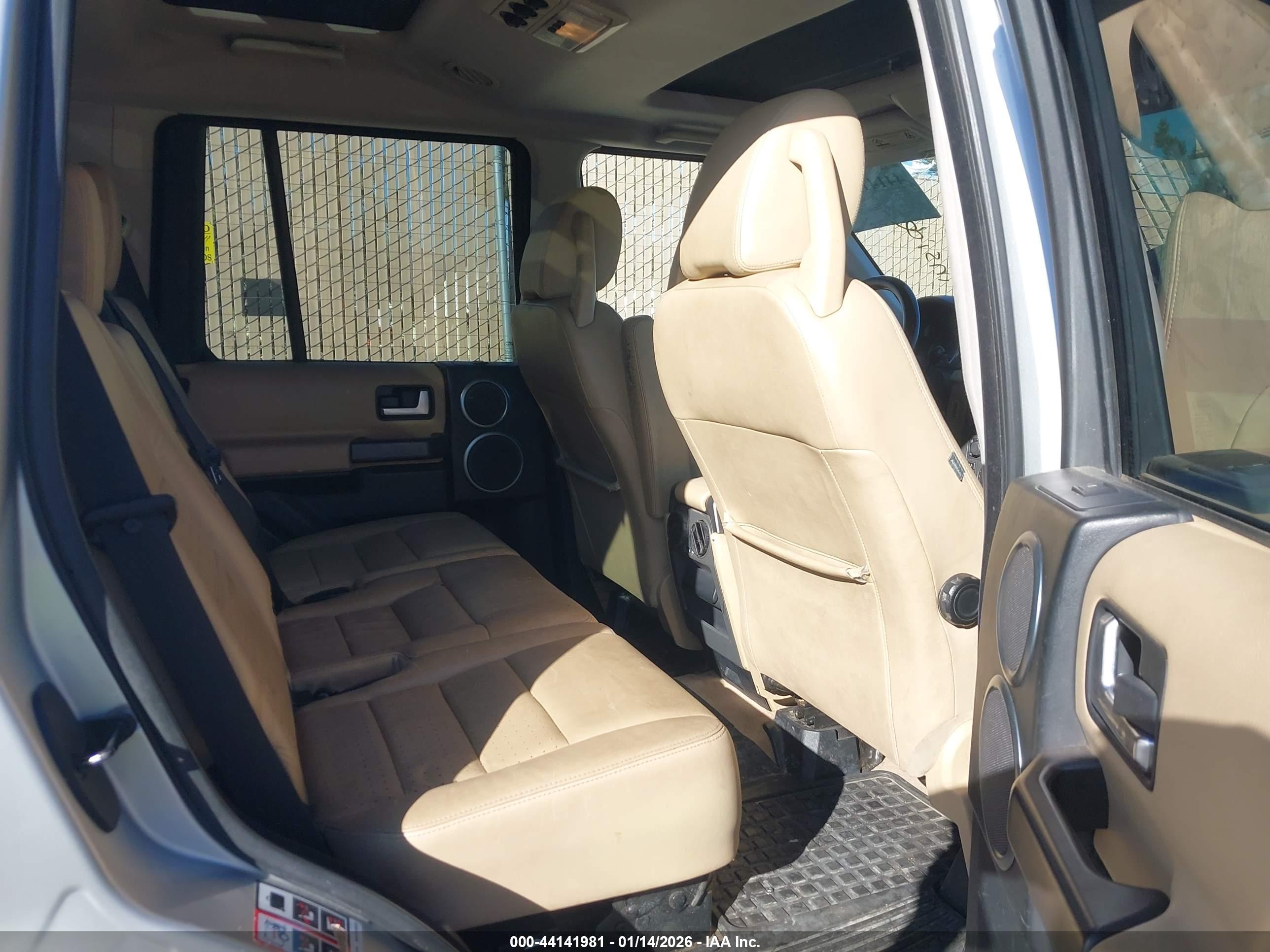 LAND ROVER image 8