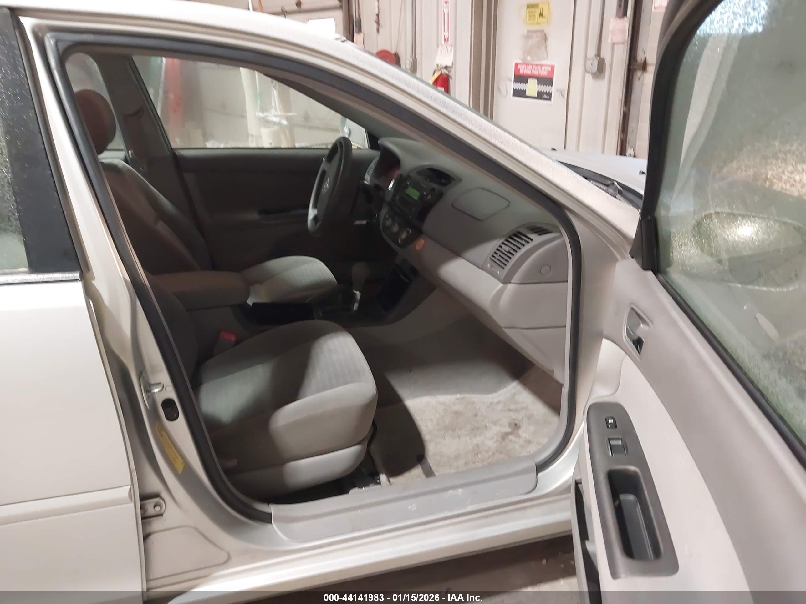 TOYOTA CAMRY image 5