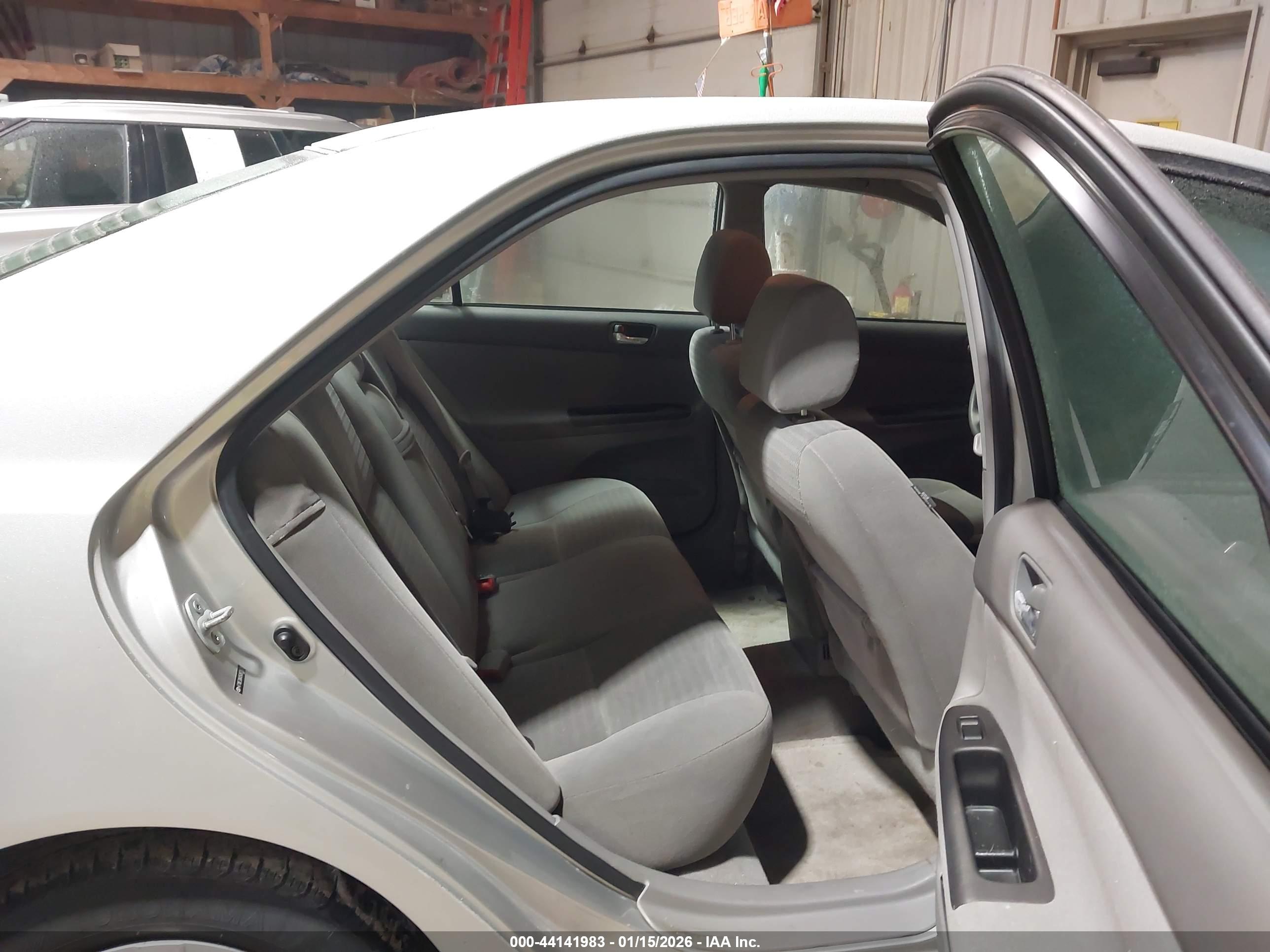 TOYOTA CAMRY image 8