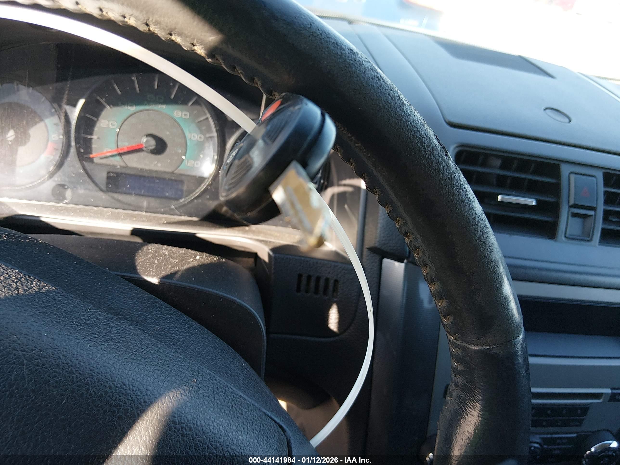 FORD FUSION image 11