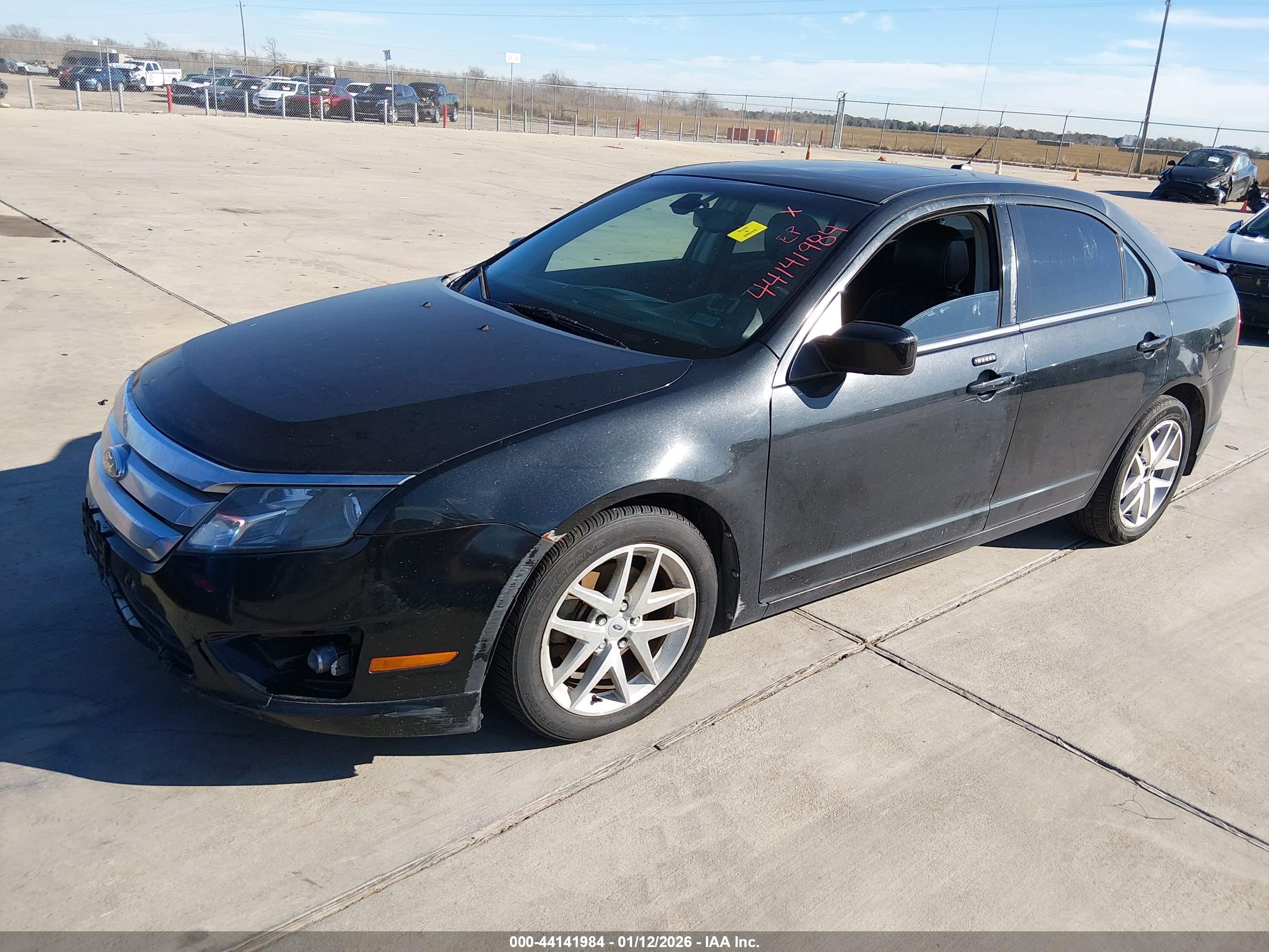 FORD FUSION image 2