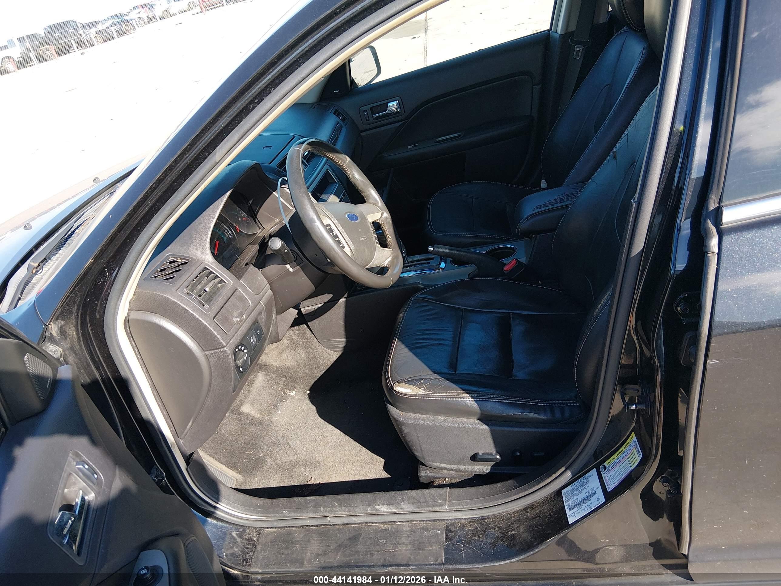 FORD FUSION image 5