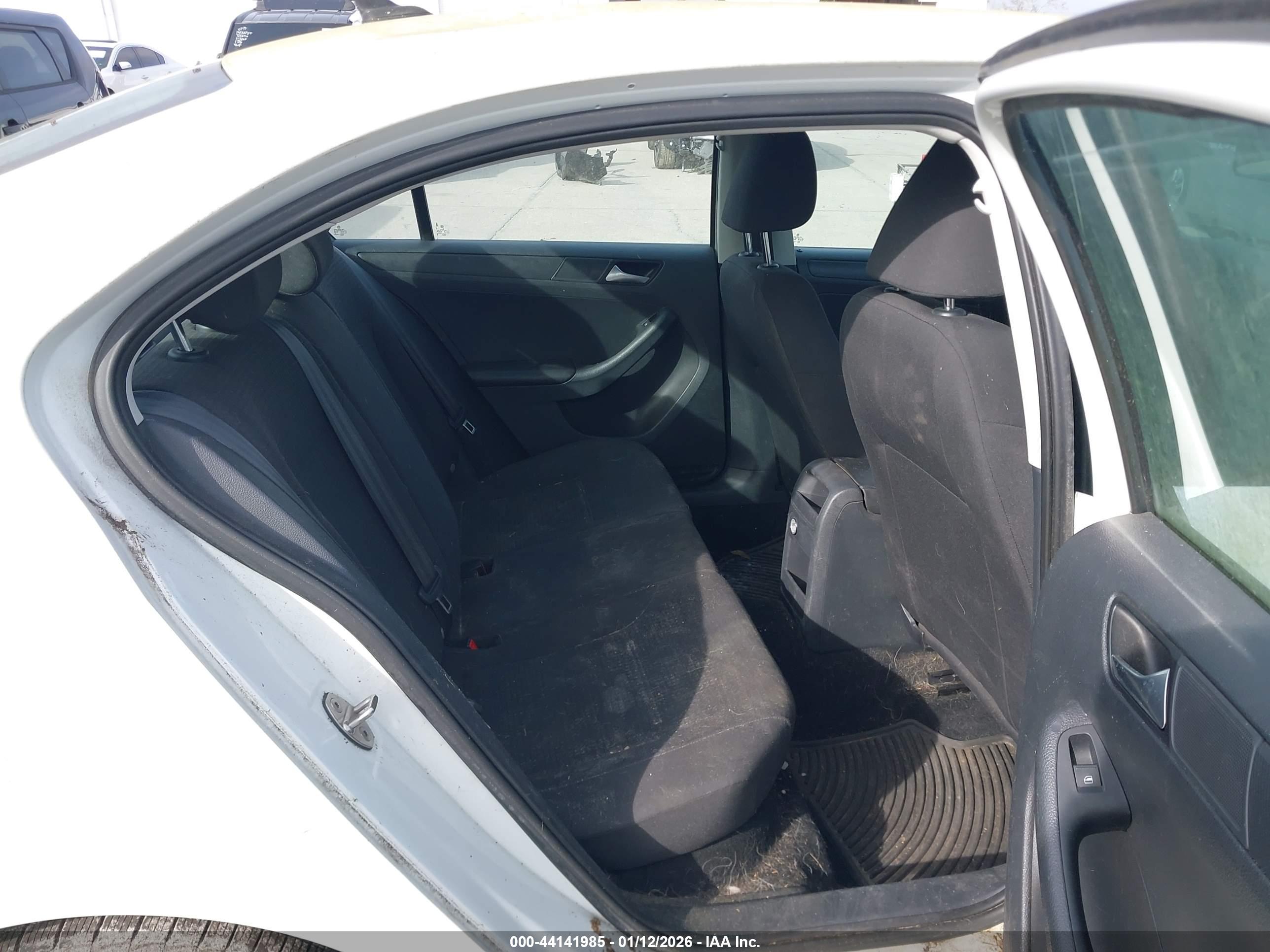 VOLKSWAGEN JETTA image 8
