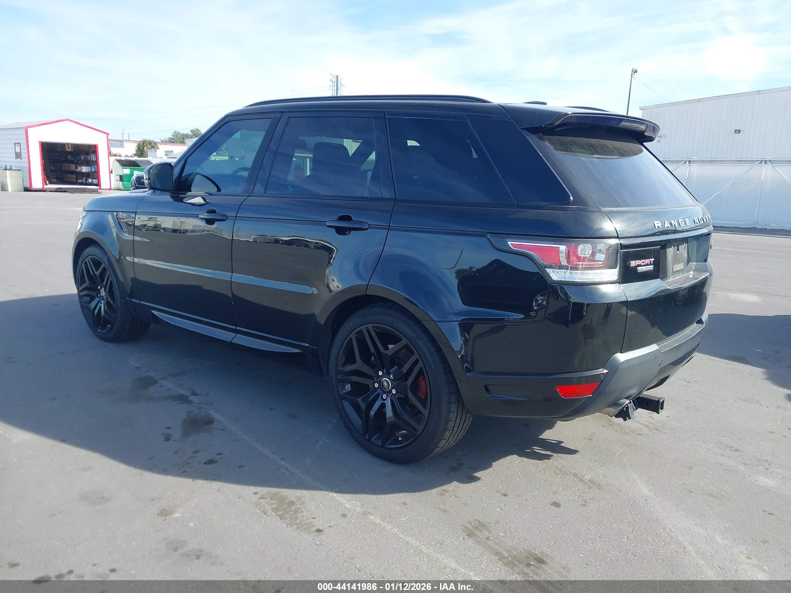 LAND ROVER image 3