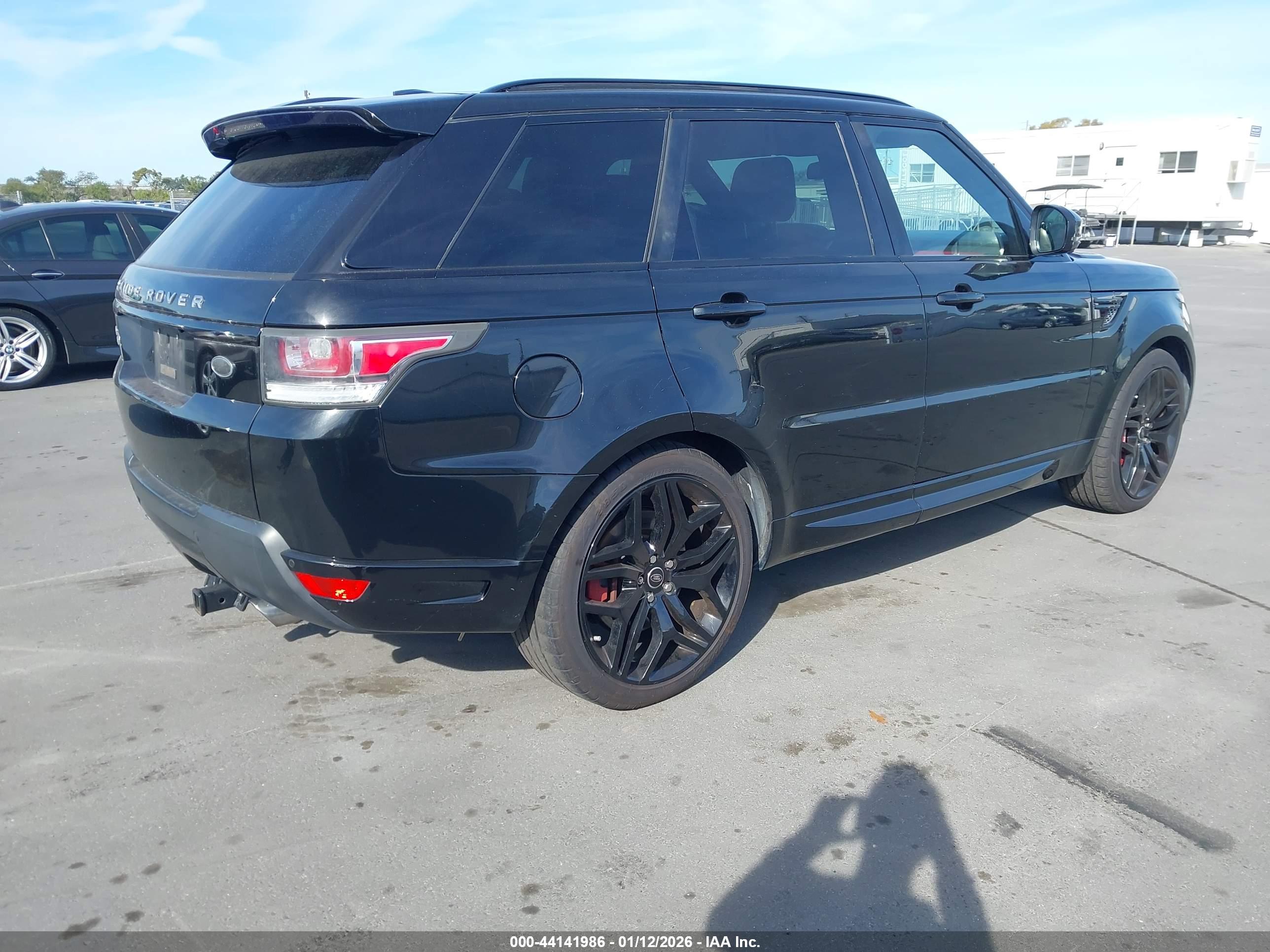 LAND ROVER image 4