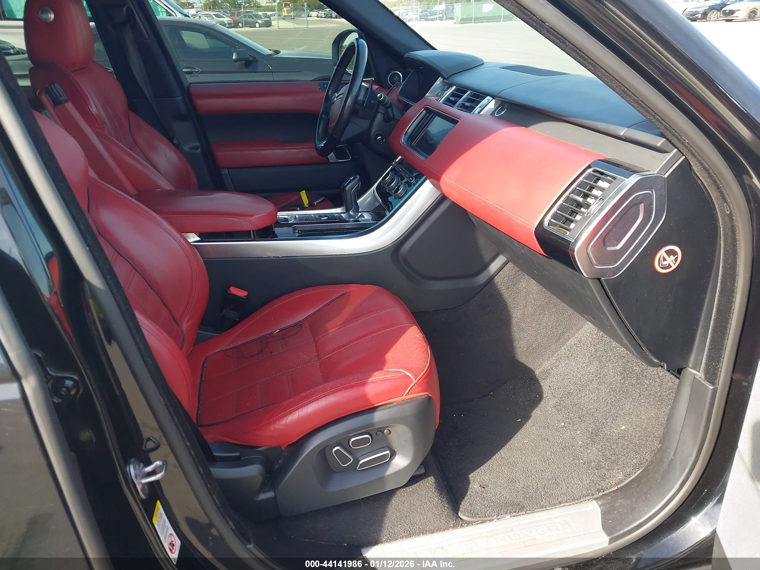 LAND ROVER image 5
