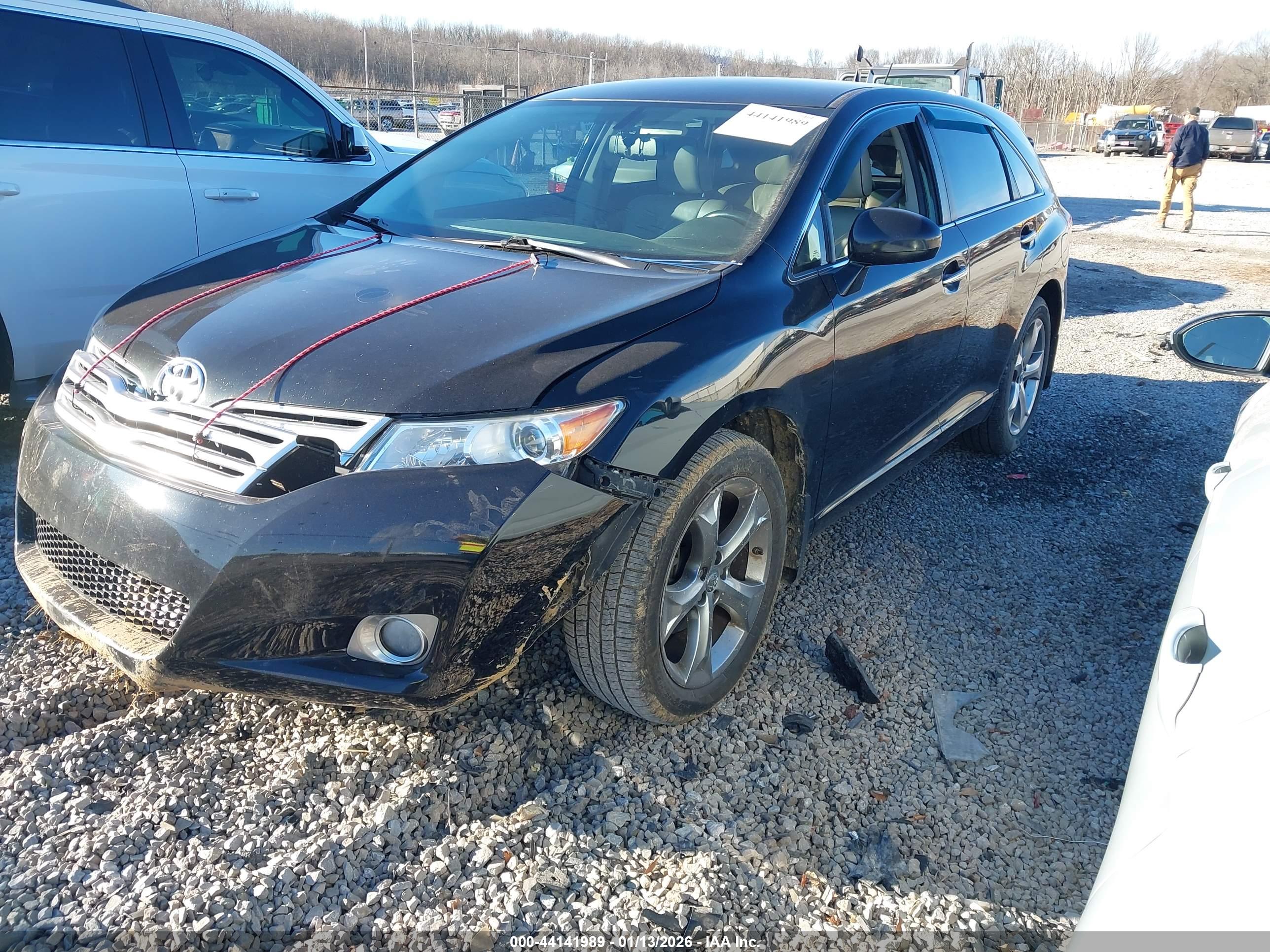 TOYOTA VENZA image 2