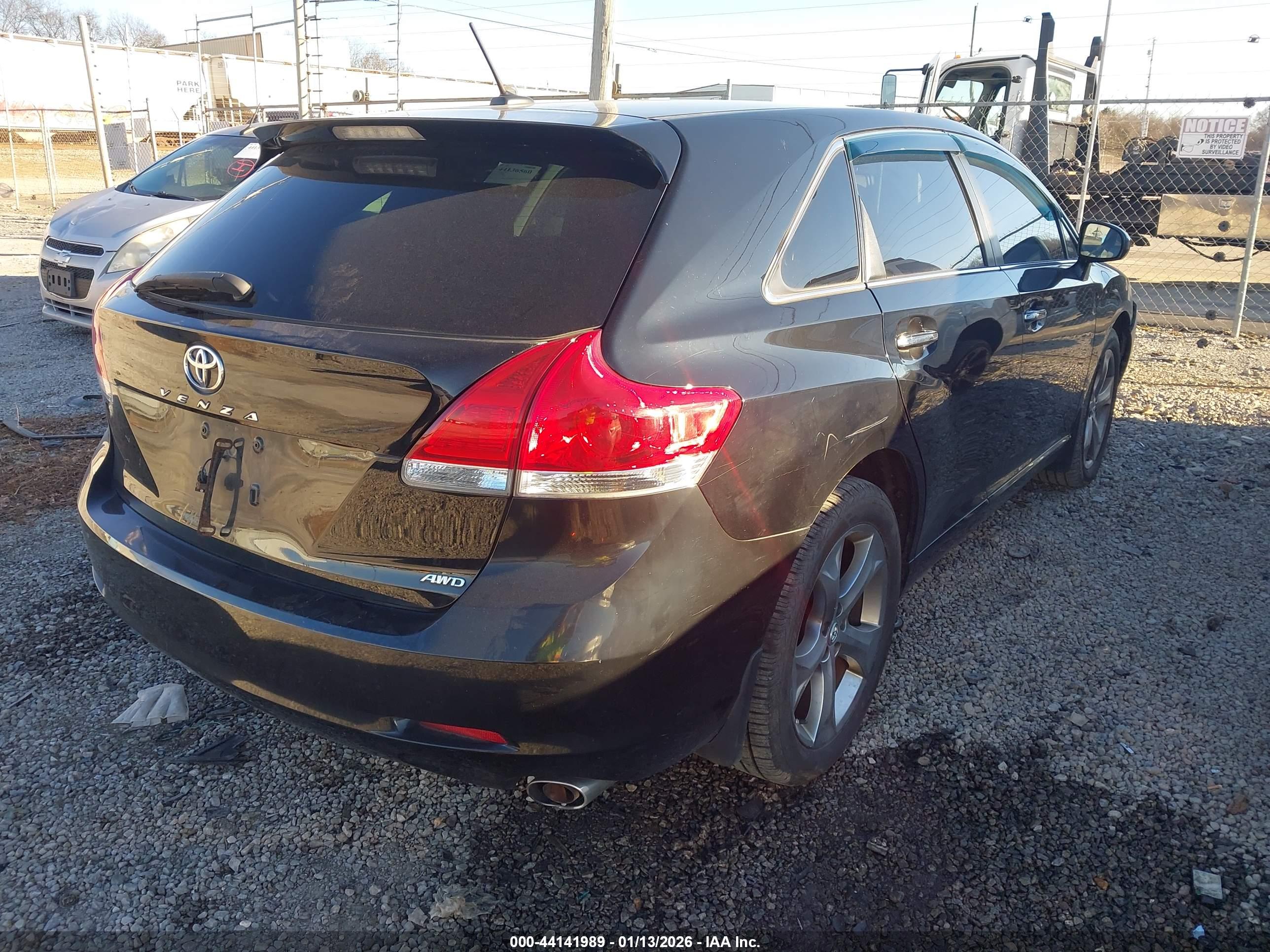 TOYOTA VENZA image 4