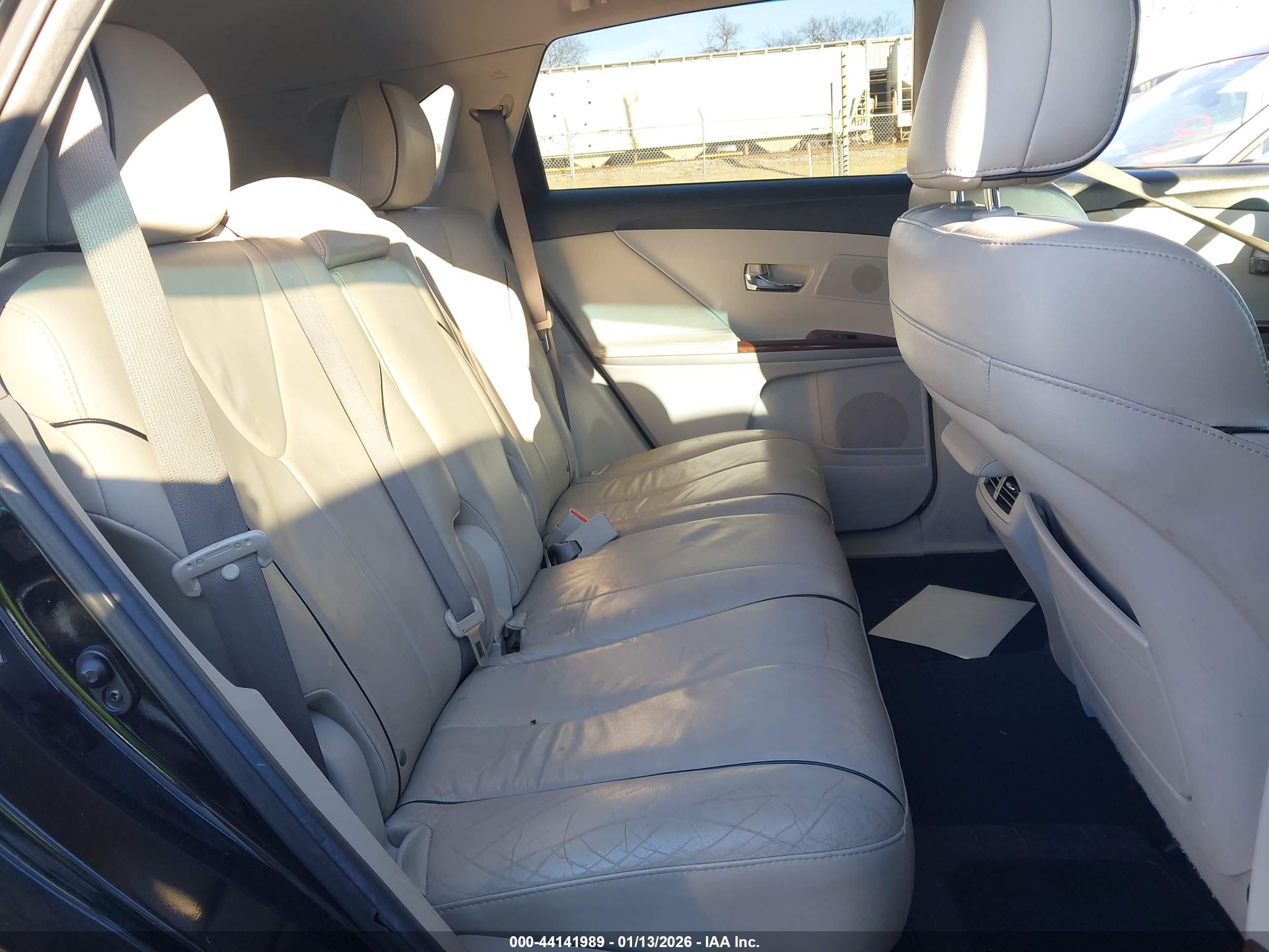 TOYOTA VENZA image 8