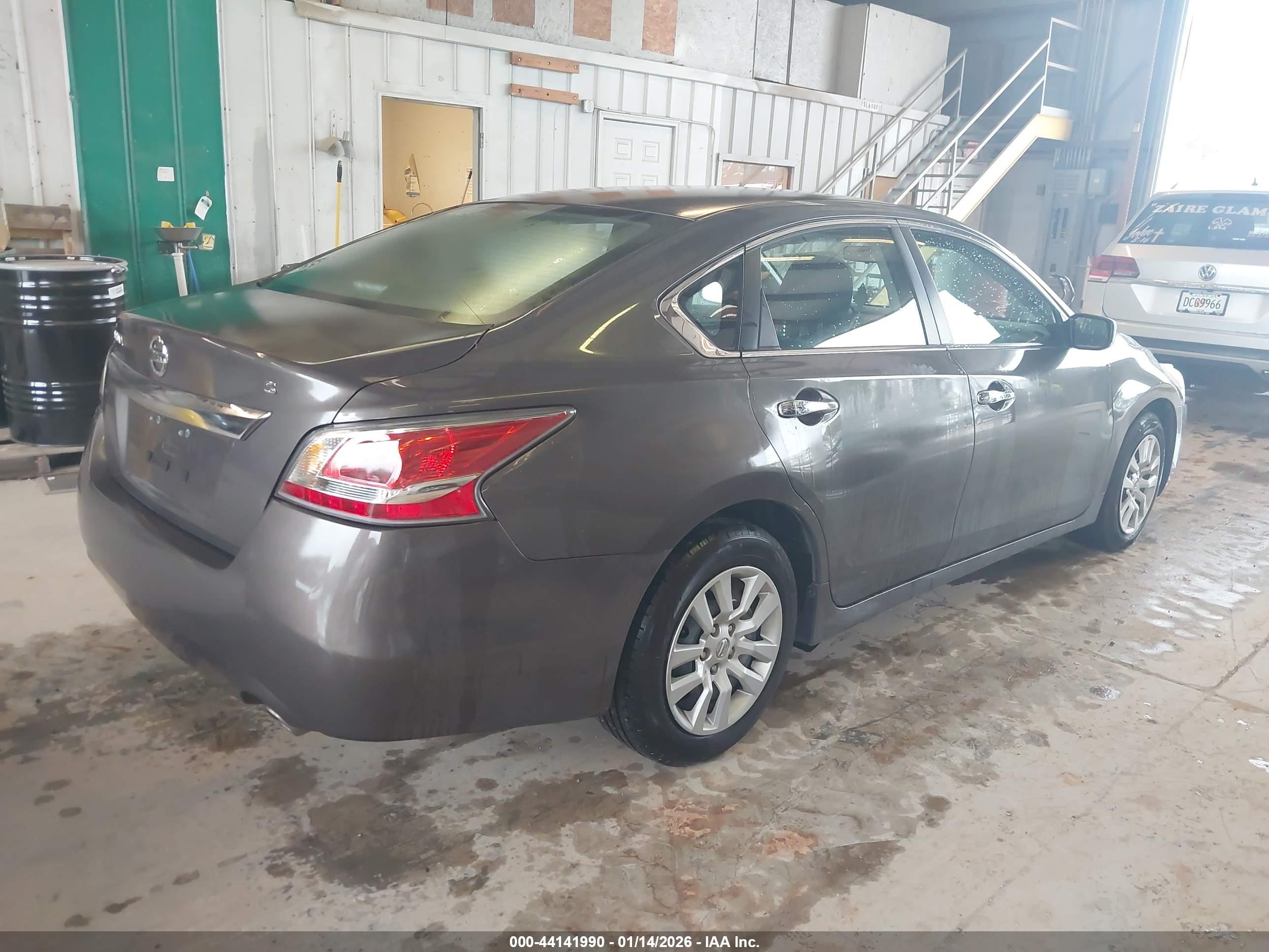 NISSAN ALTIMA image 4
