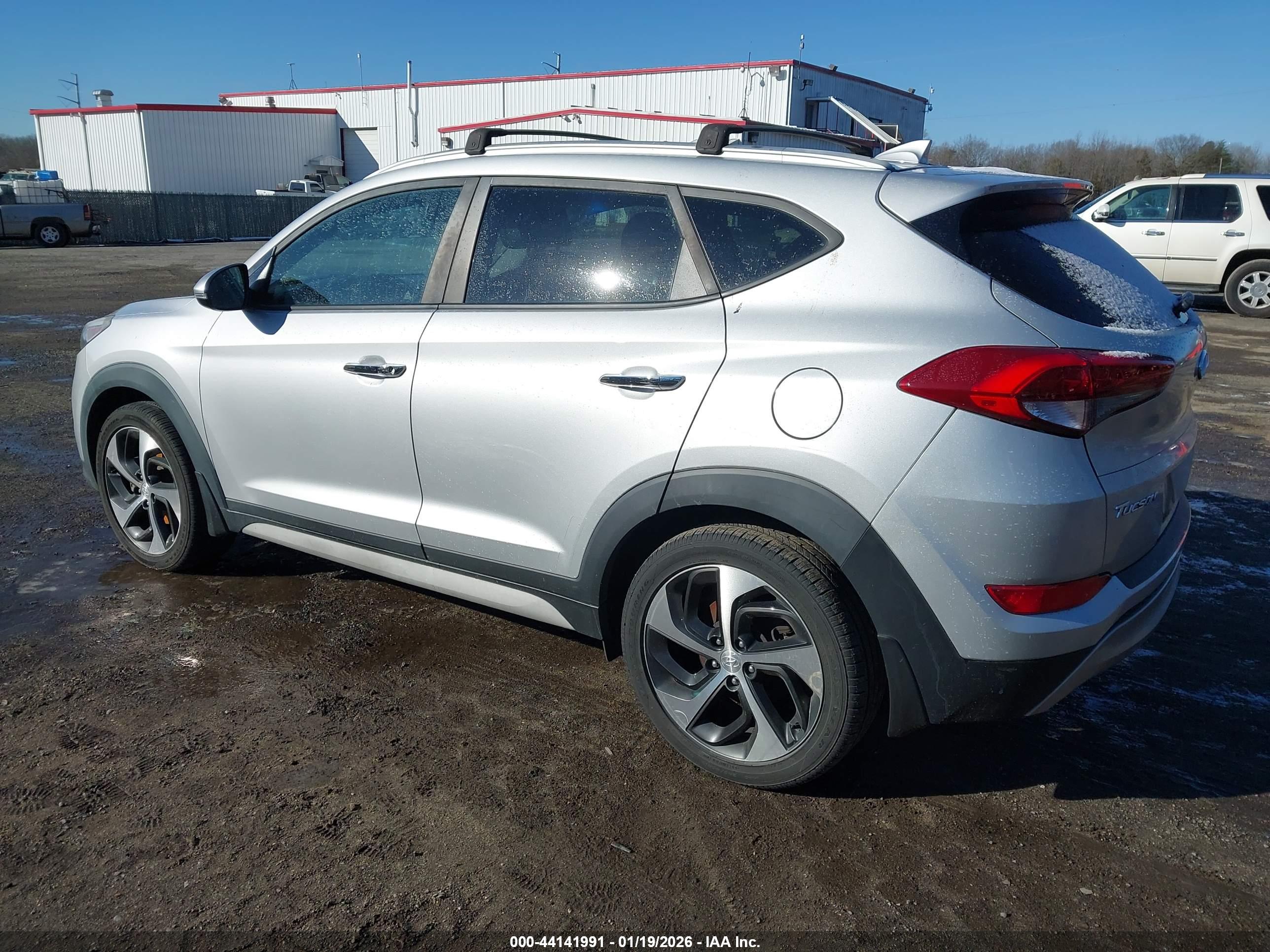 HYUNDAI TUCSON image 3