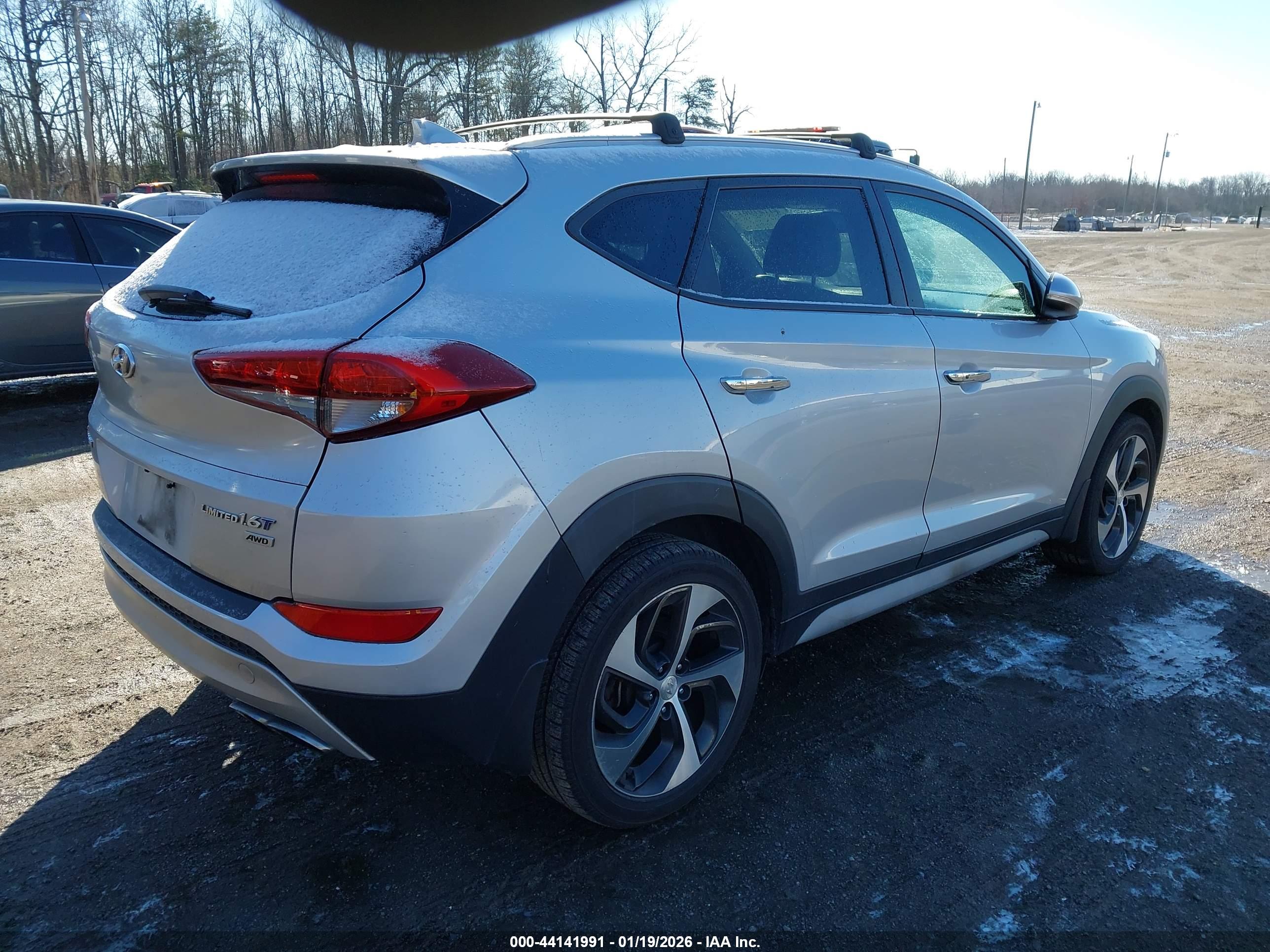 HYUNDAI TUCSON image 4