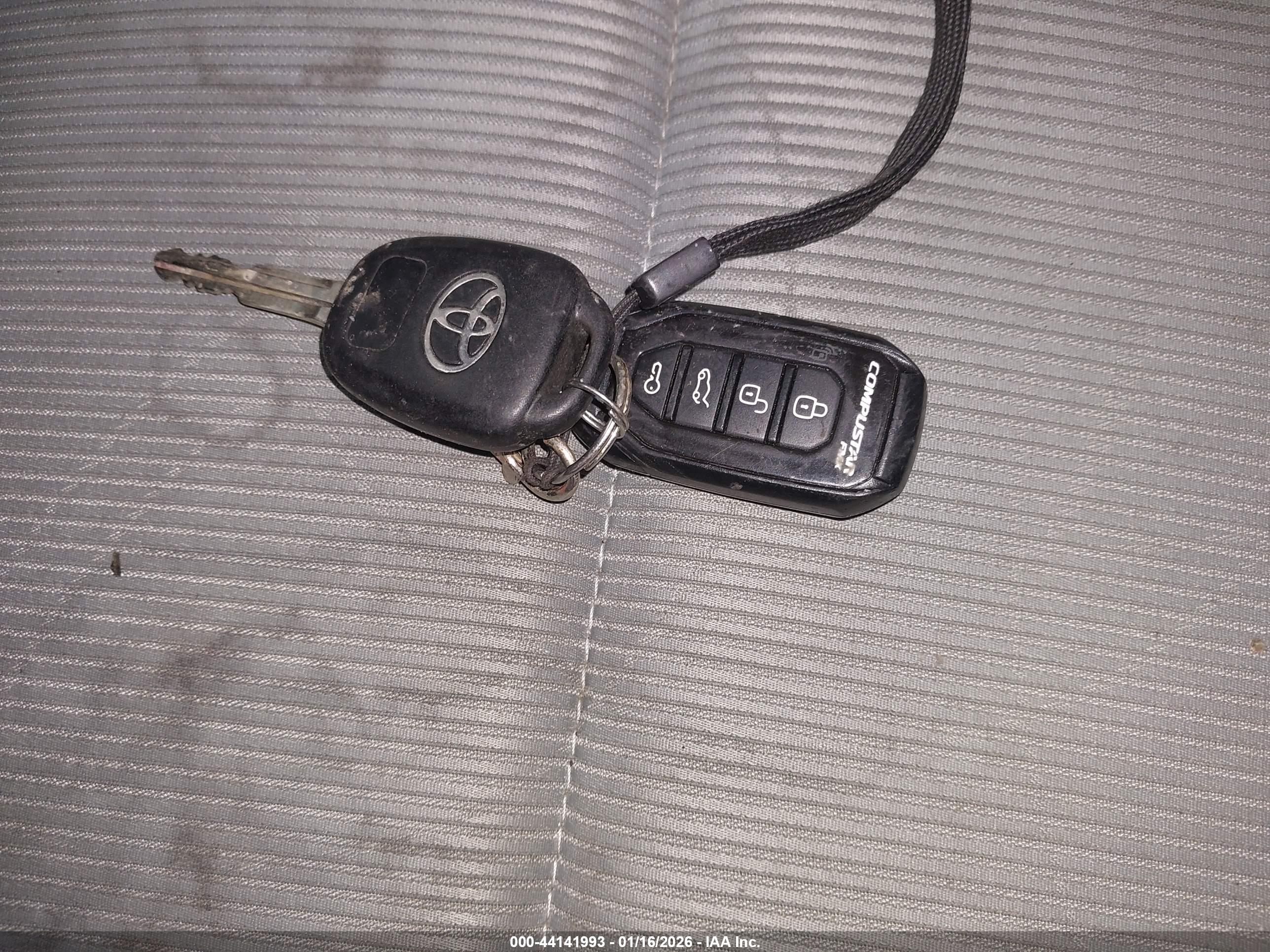 TOYOTA PRIUS image 11