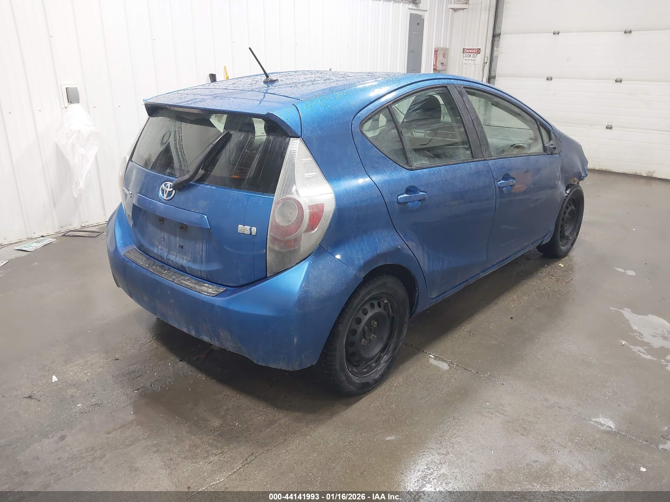 TOYOTA PRIUS image 4