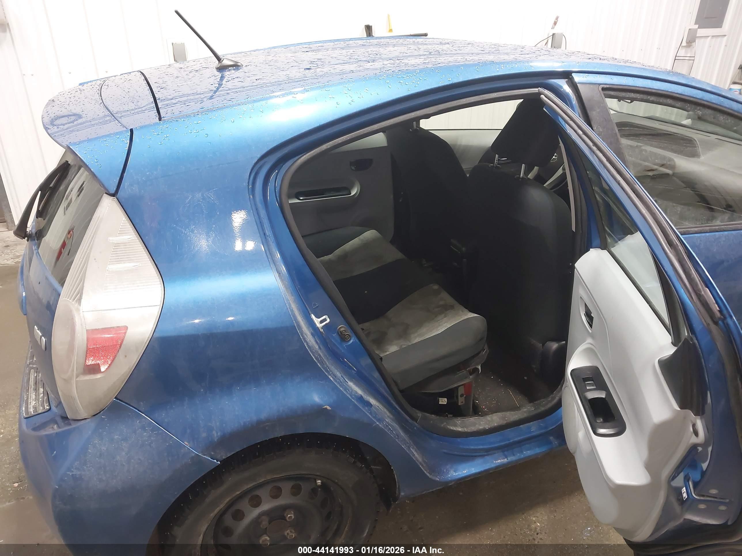 TOYOTA PRIUS image 8