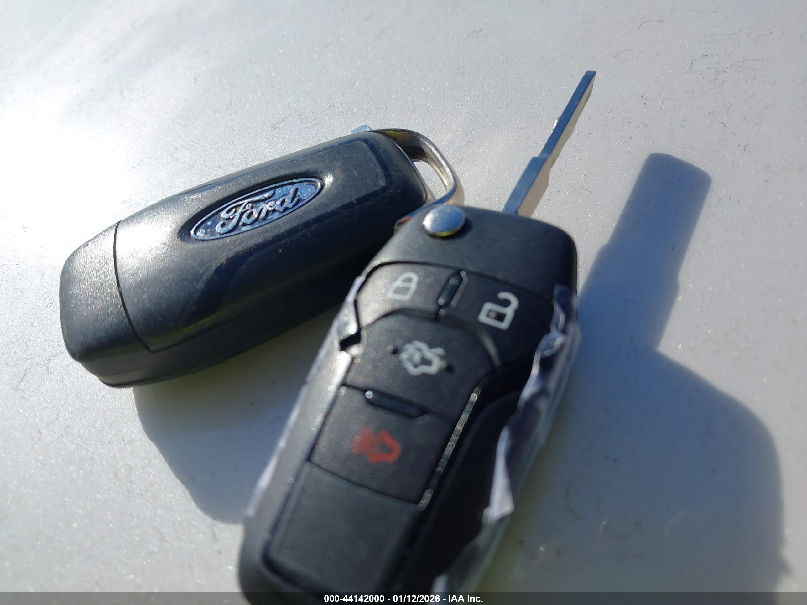 FORD FUSION image 11