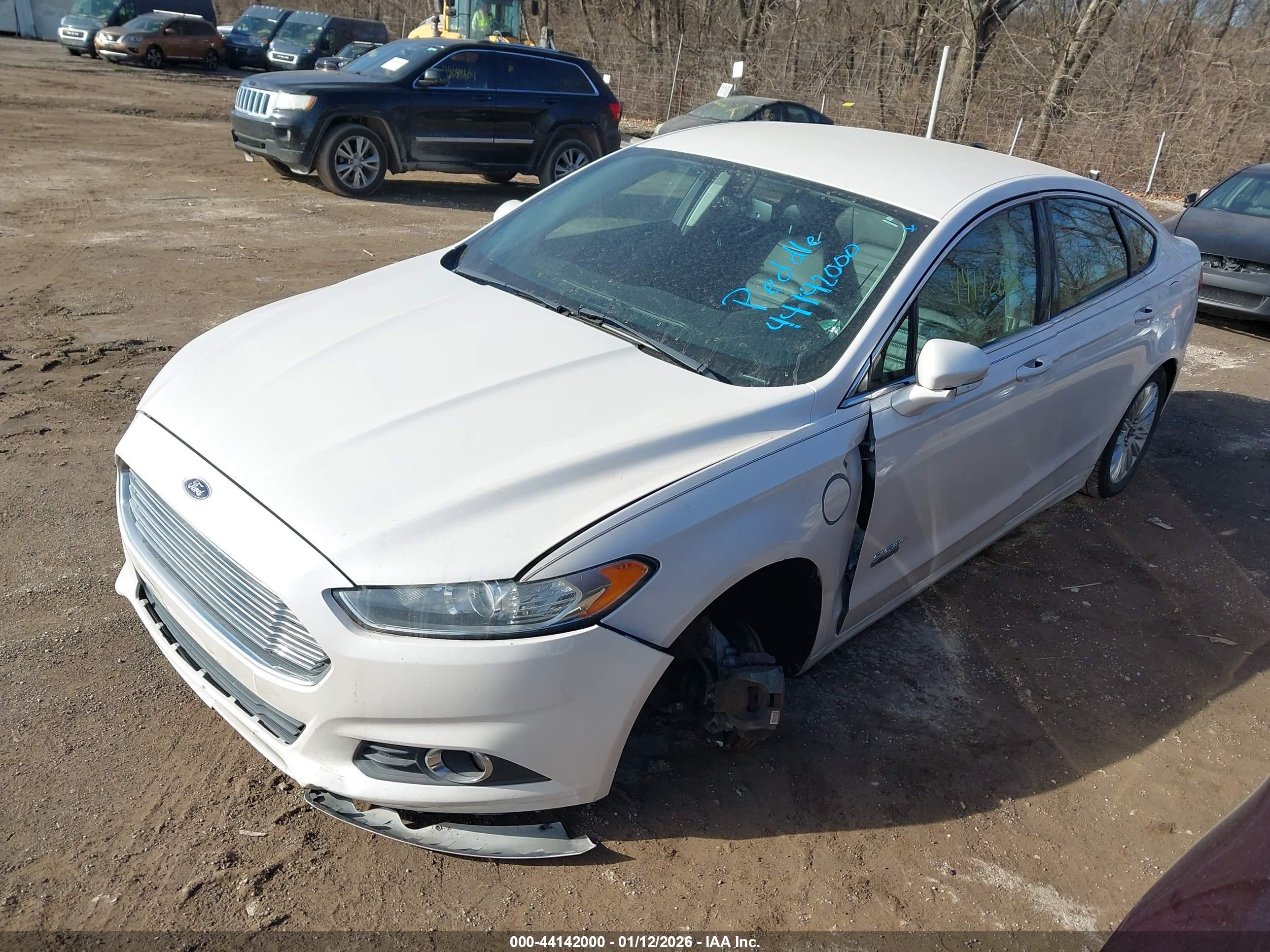 FORD FUSION image 2