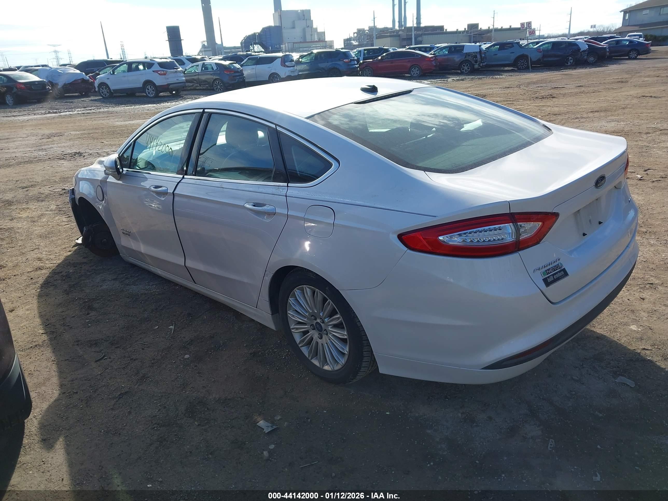 FORD FUSION image 3