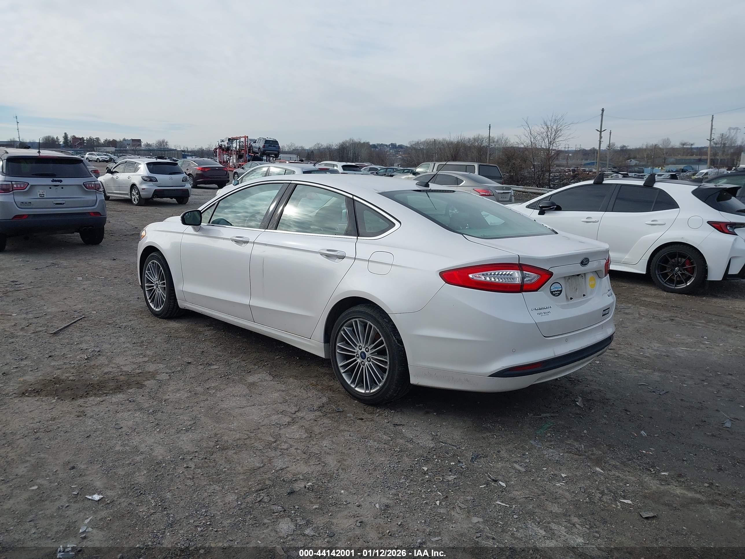 FORD FUSION image 3