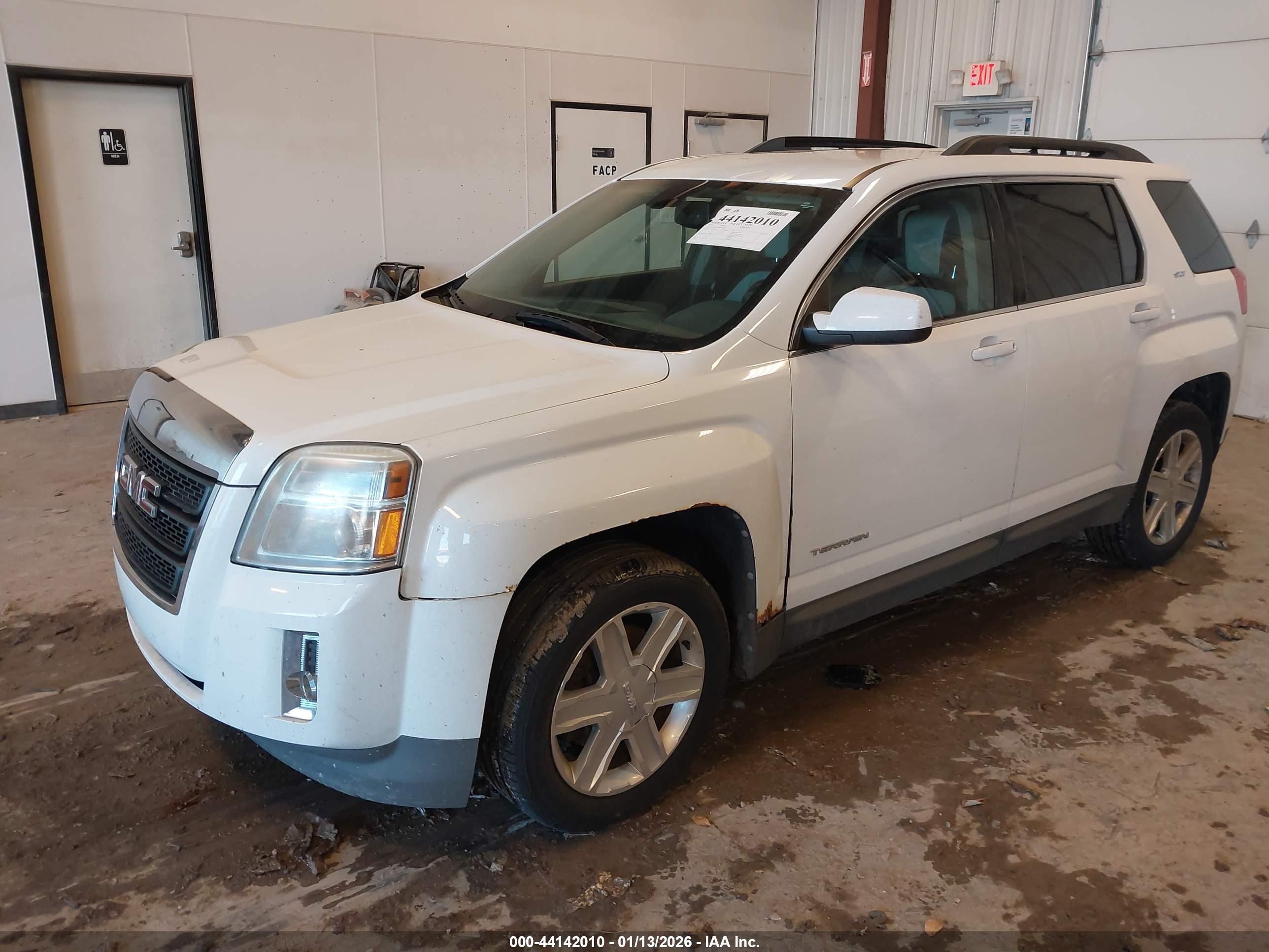 GMC TERRAIN image 2