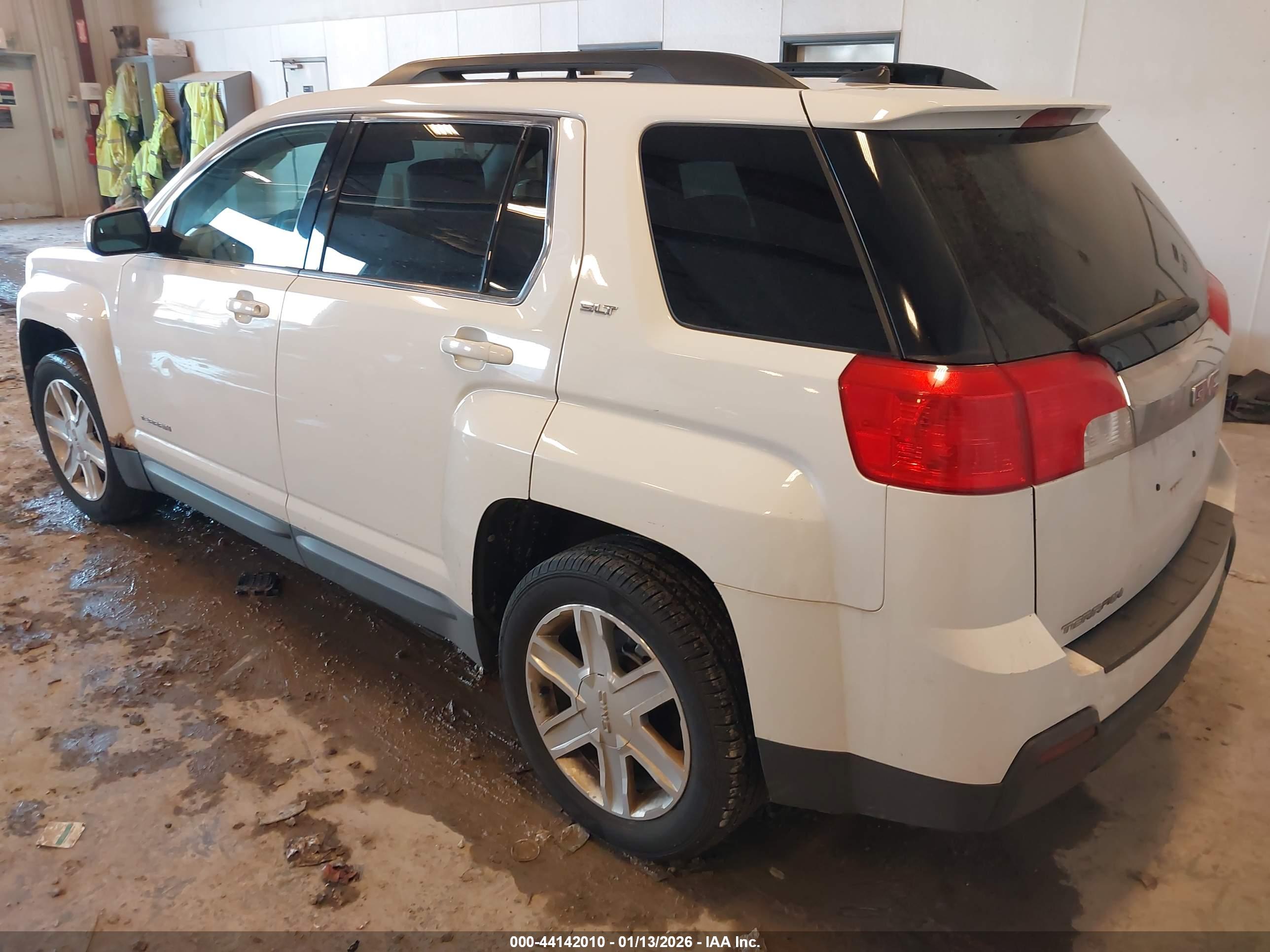 GMC TERRAIN image 3