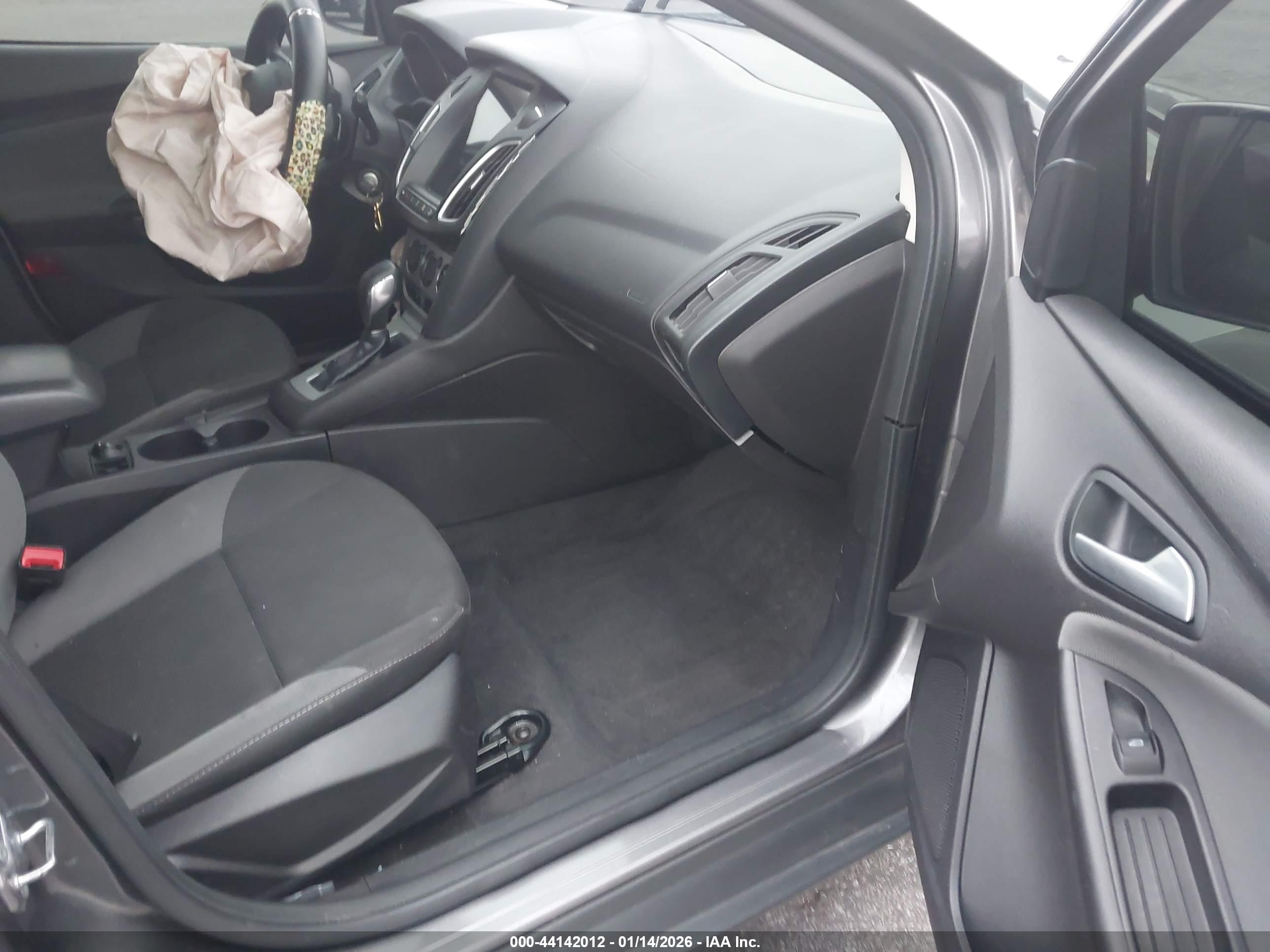 FORD FOCUS image 5