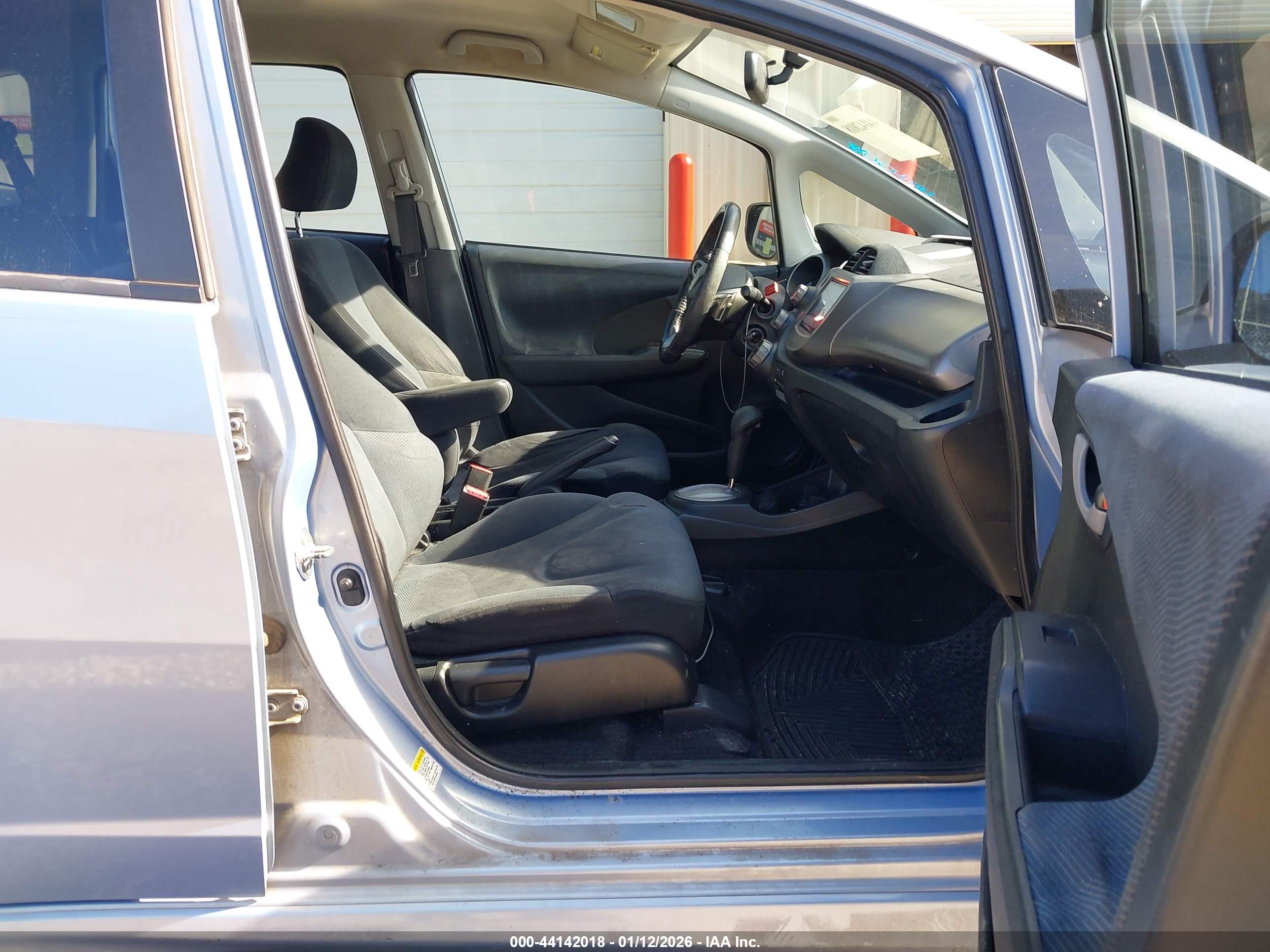 HONDA FIT image 5