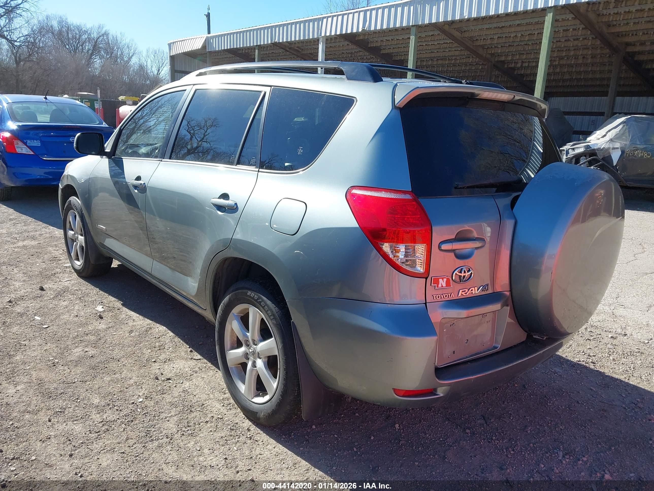 TOYOTA RAV4 image 3