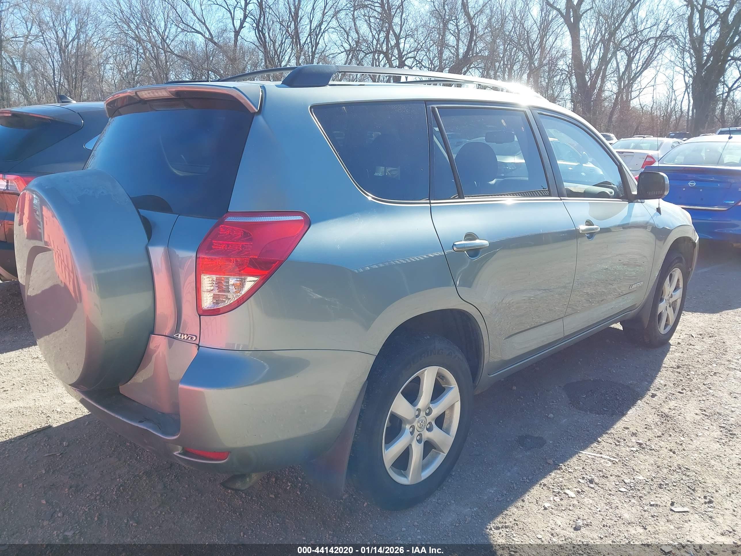 TOYOTA RAV4 image 4