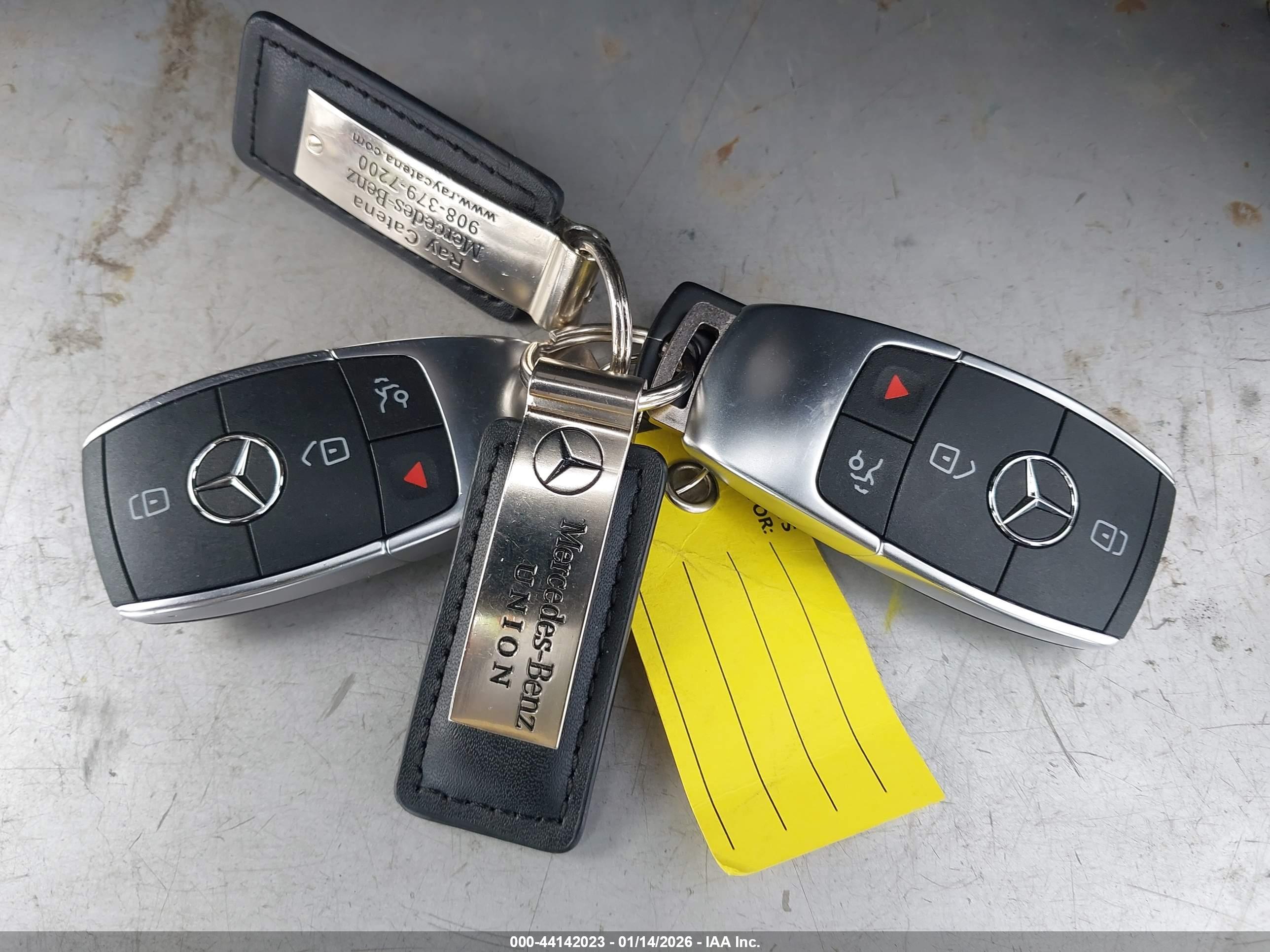 MERCEDES-BENZ GLC image 11