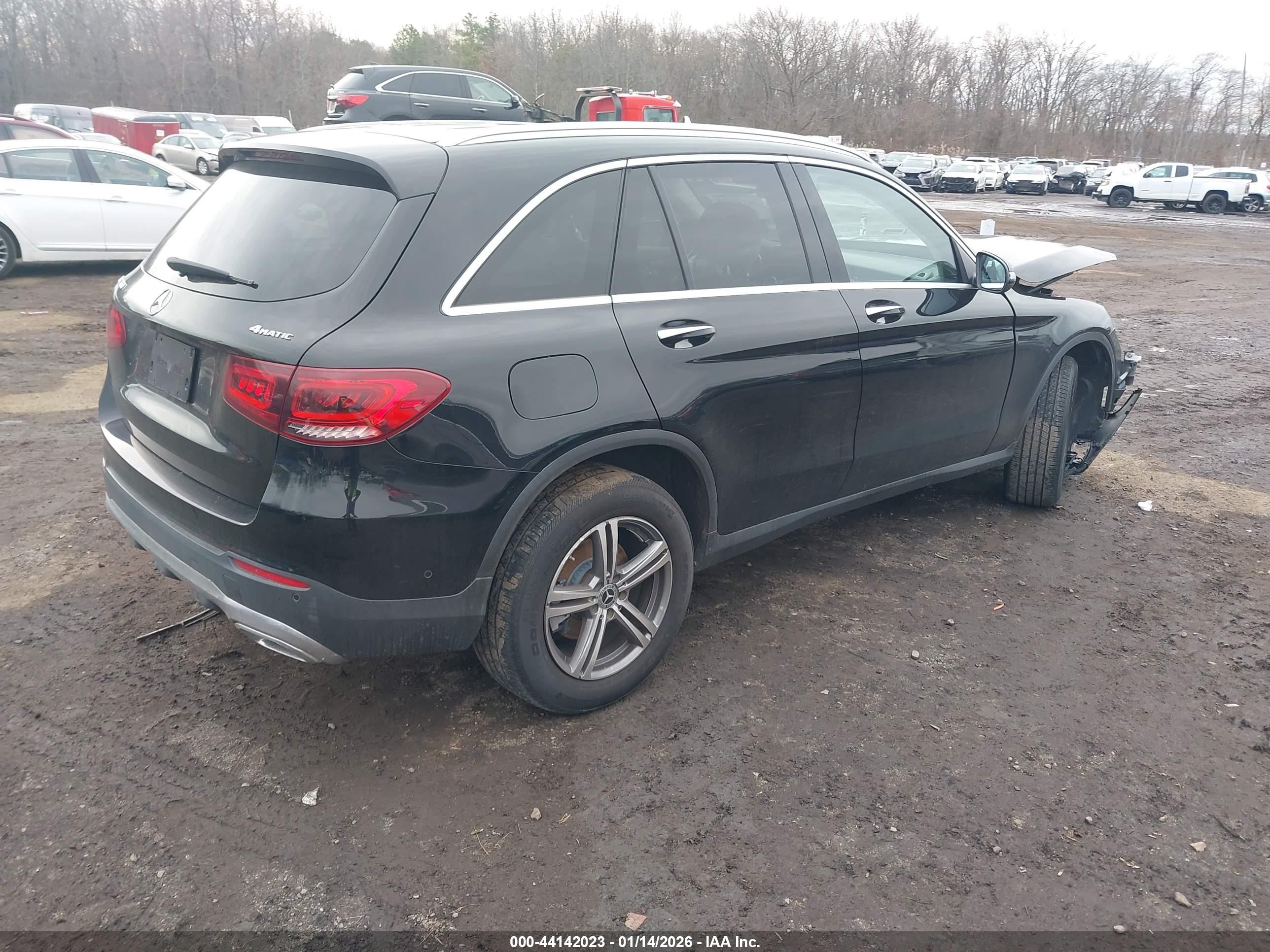 MERCEDES-BENZ GLC image 4