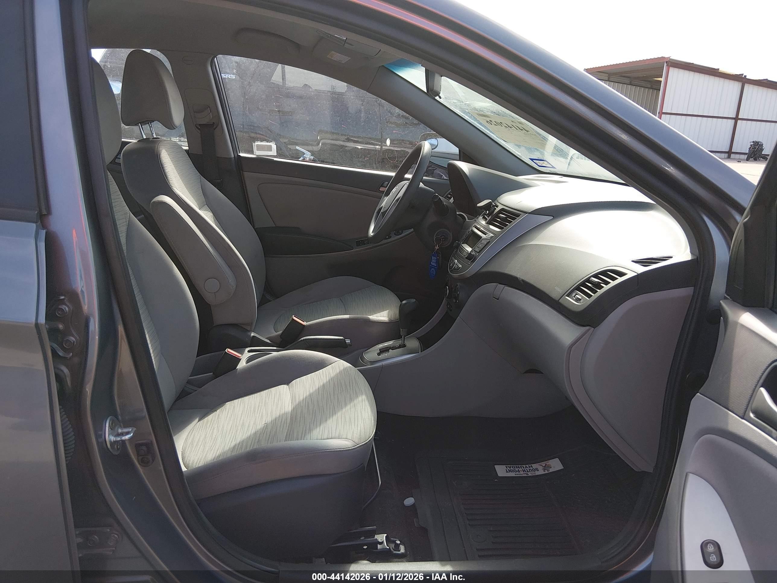 HYUNDAI ACCENT image 5