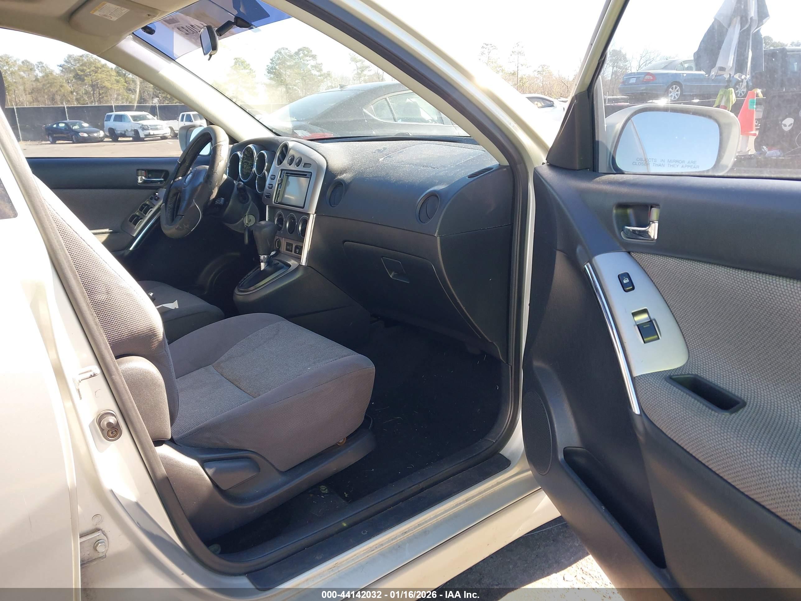 TOYOTA MATRIX image 5
