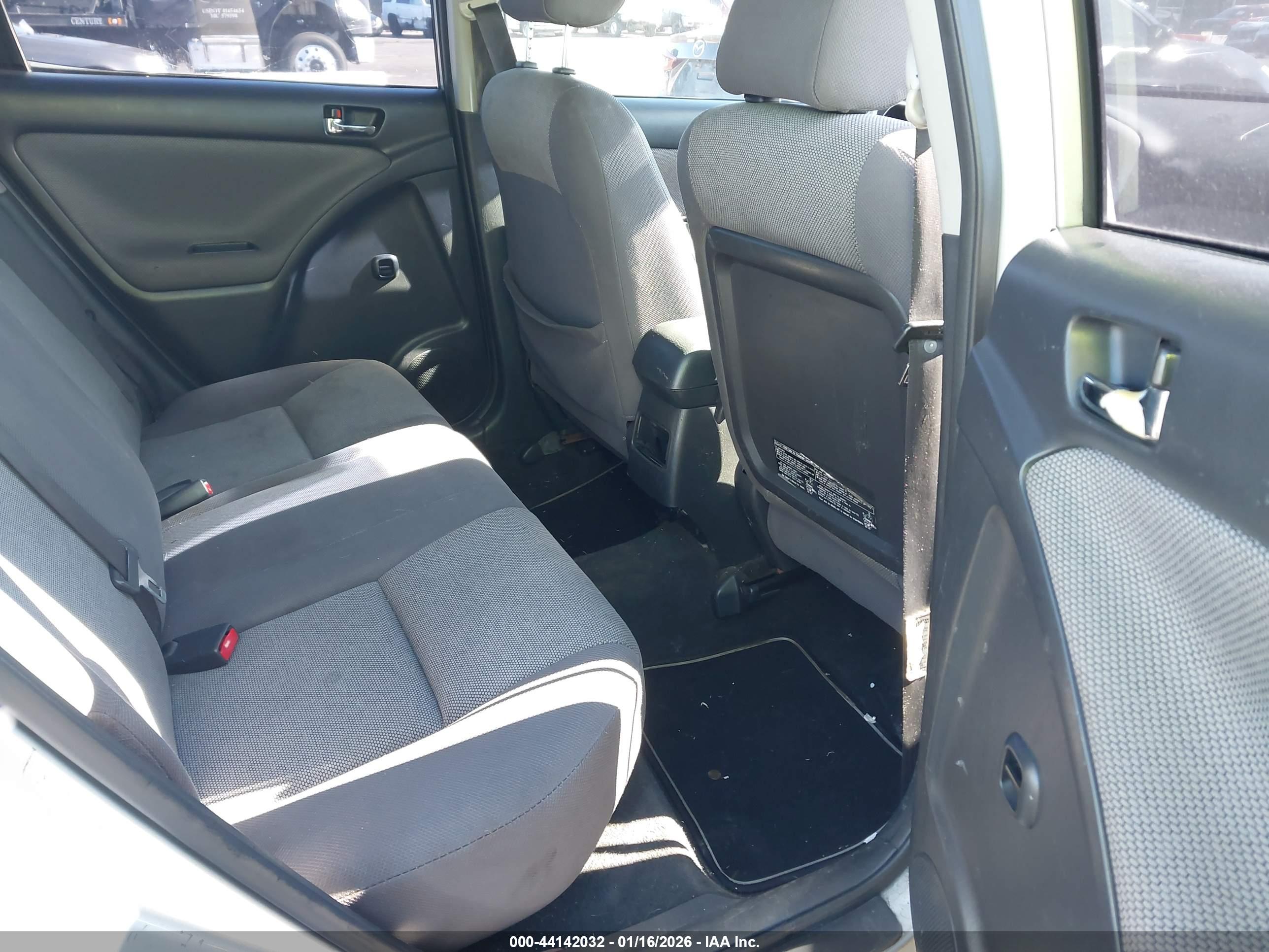 TOYOTA MATRIX image 8