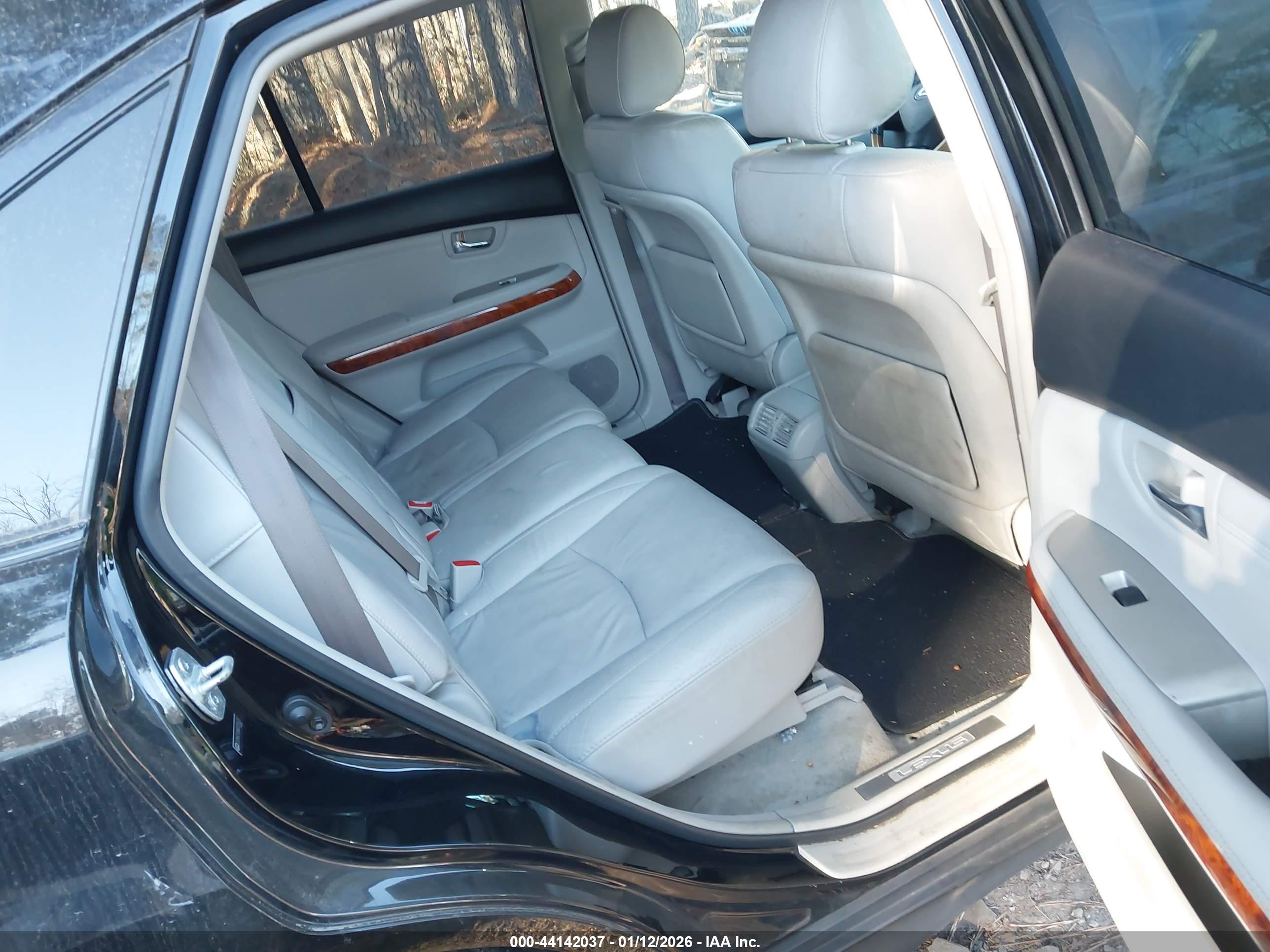 LEXUS RX image 8