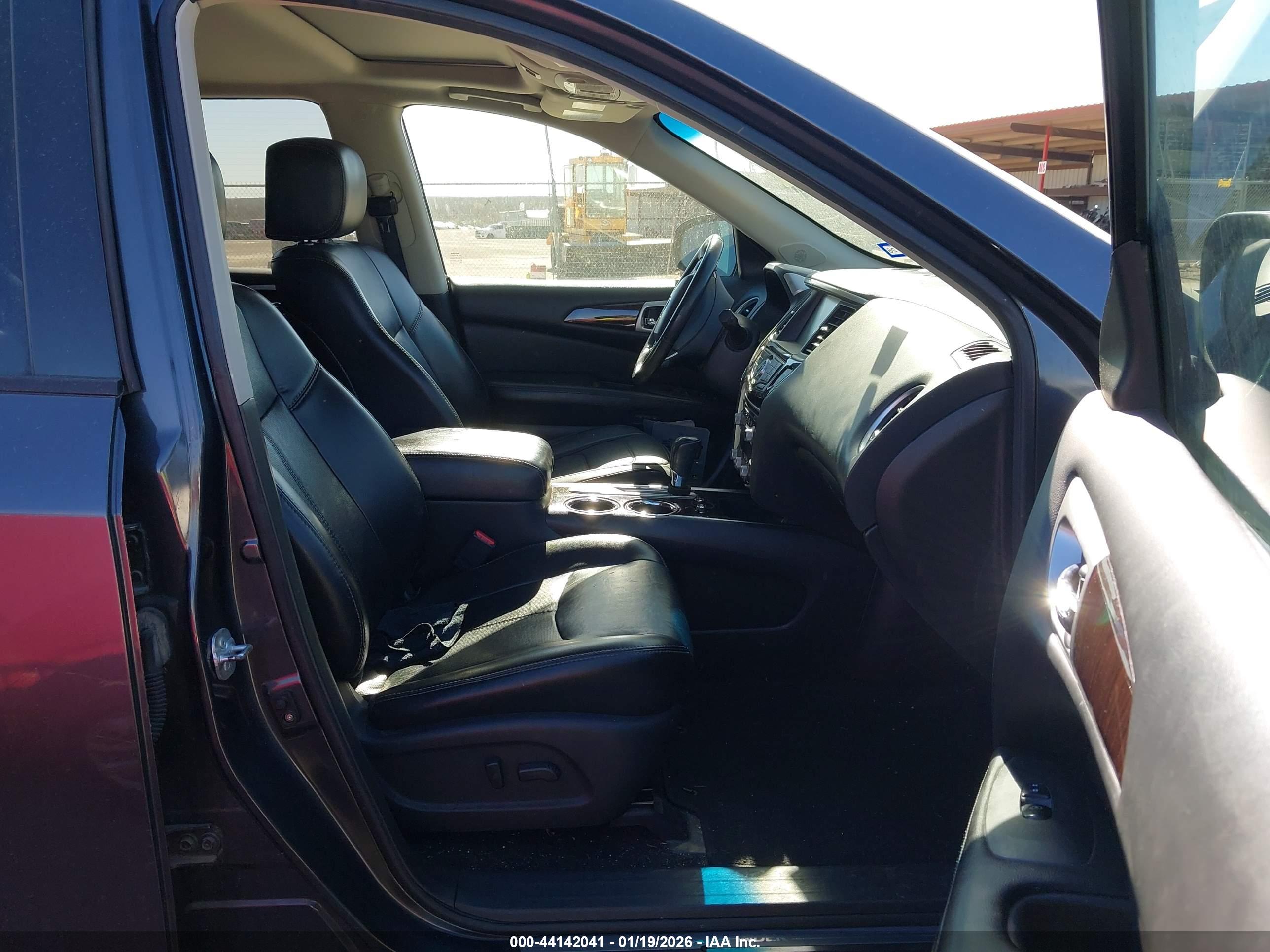 NISSAN PATHFINDER image 5