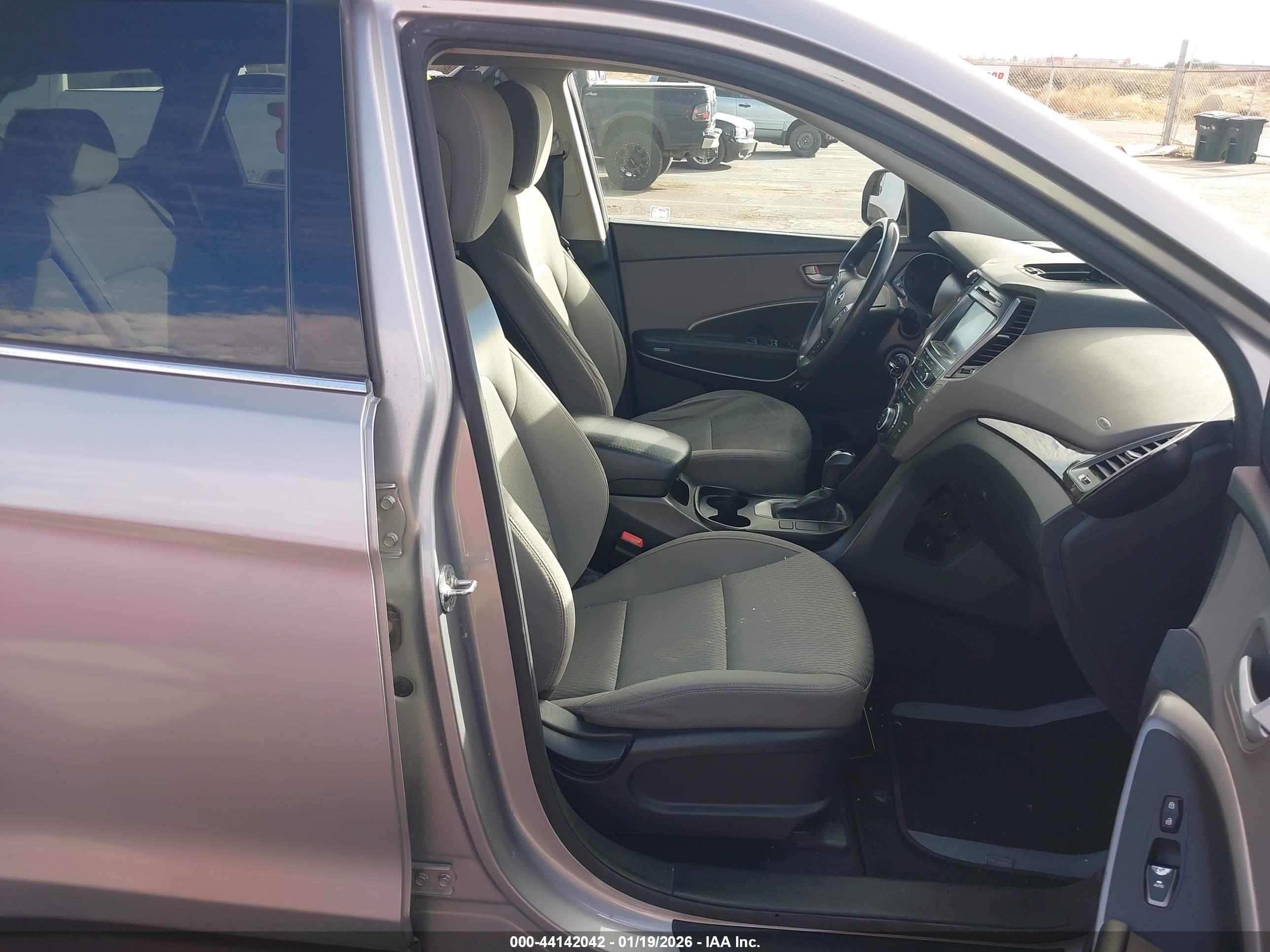 HYUNDAI SANTA image 5