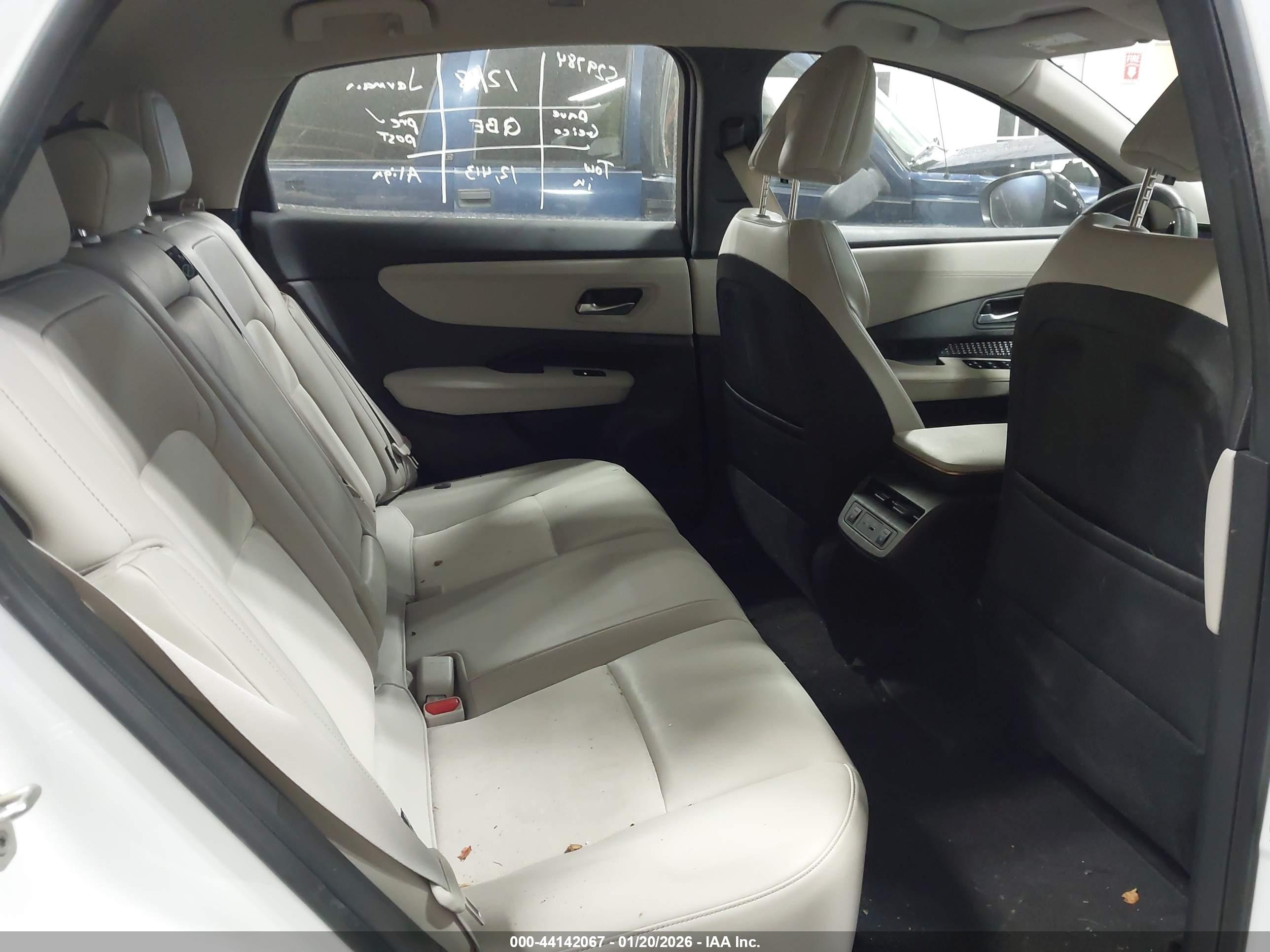 NISSAN ARIYA image 8