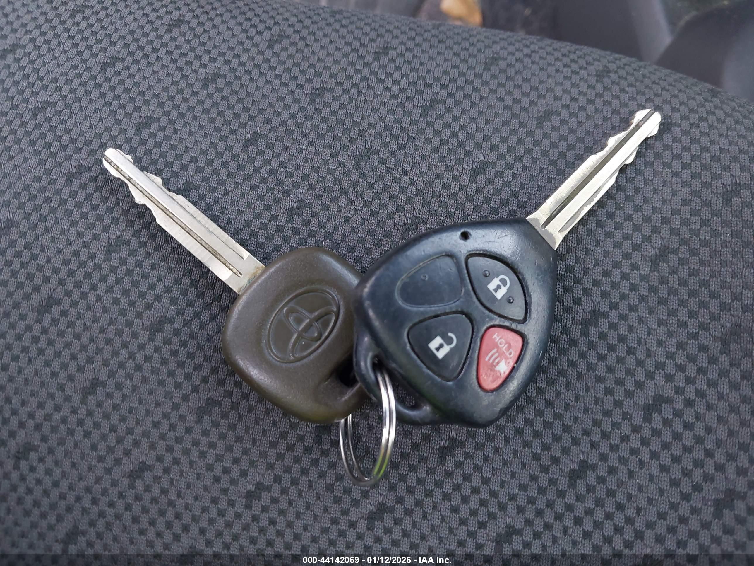 TOYOTA YARIS image 11