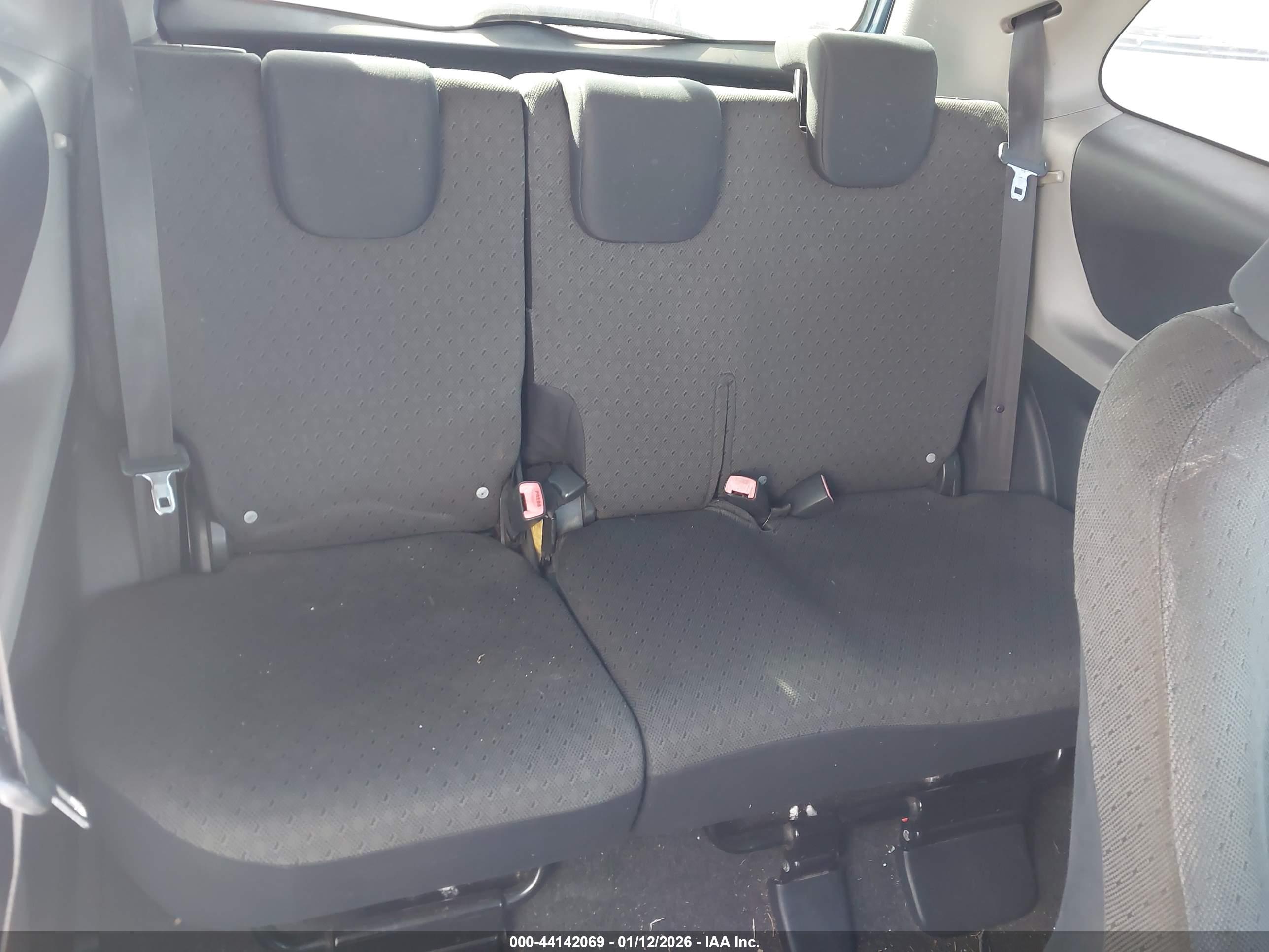 TOYOTA YARIS image 8