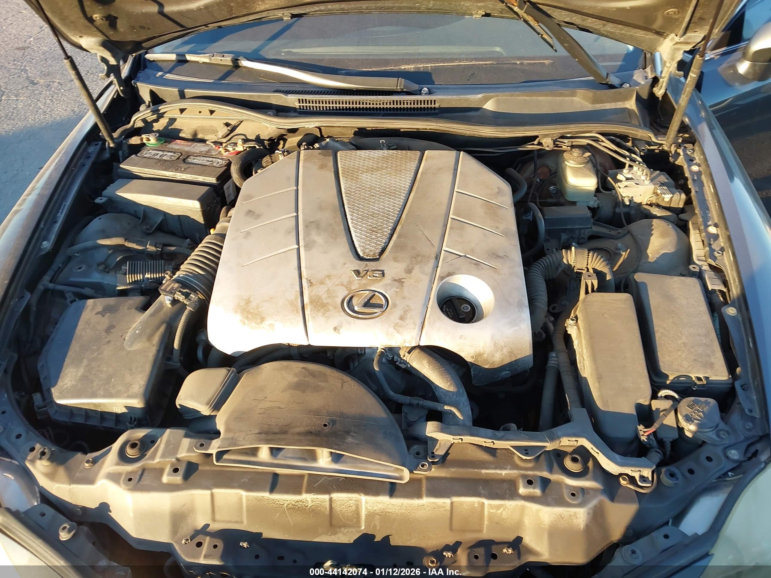 LEXUS IS image 10