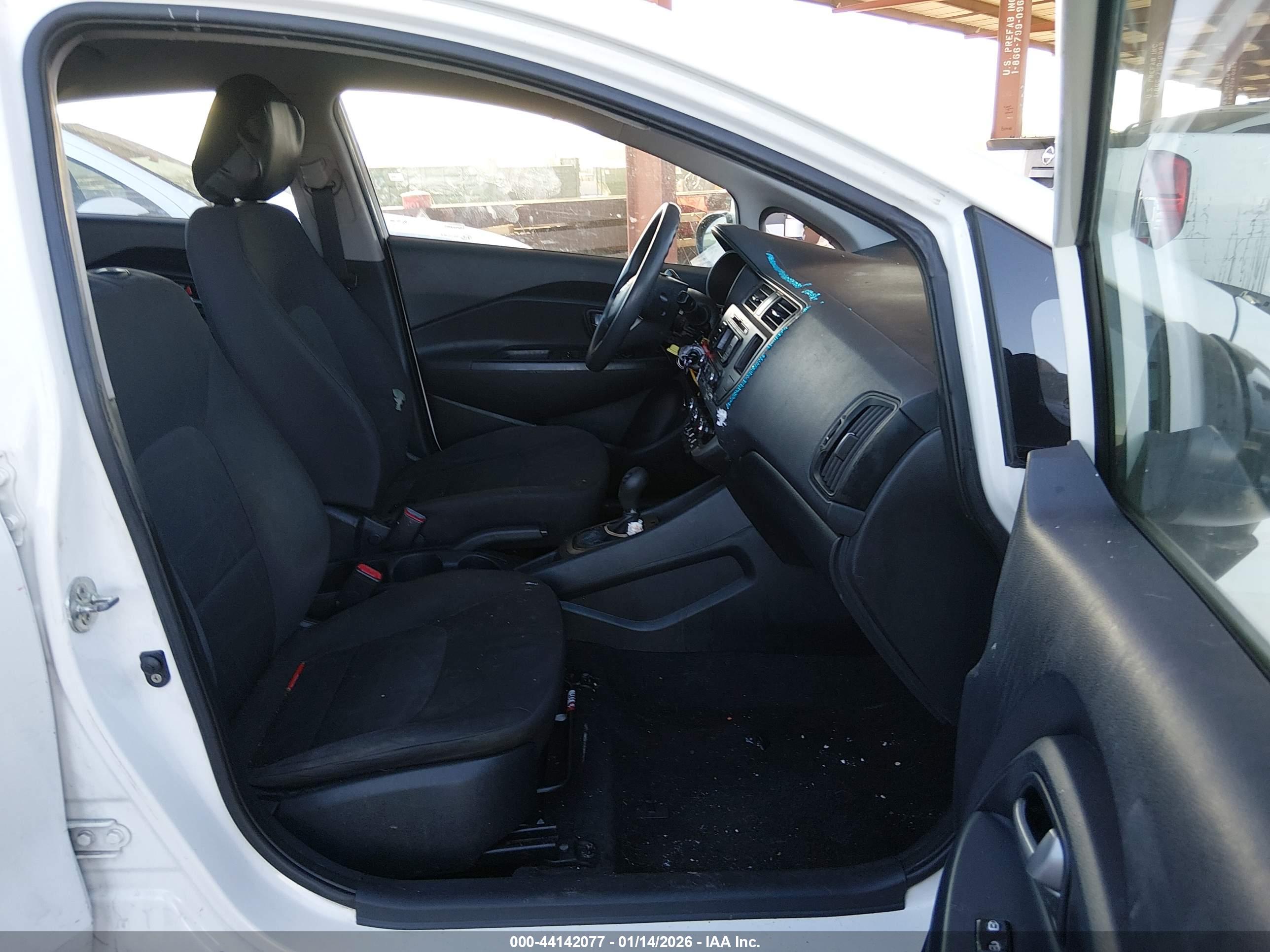 KIA RIO5 image 5