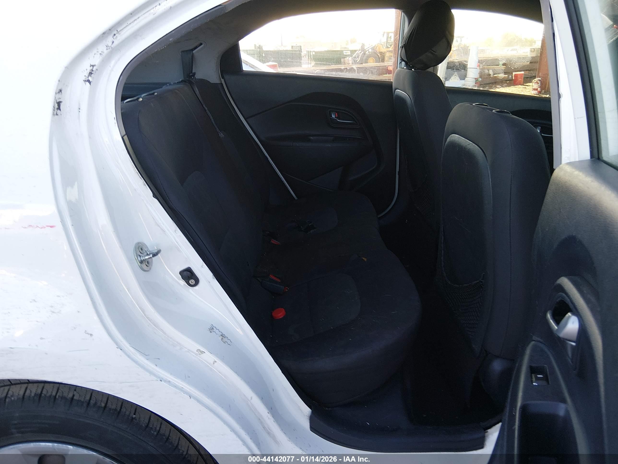KIA RIO5 image 8